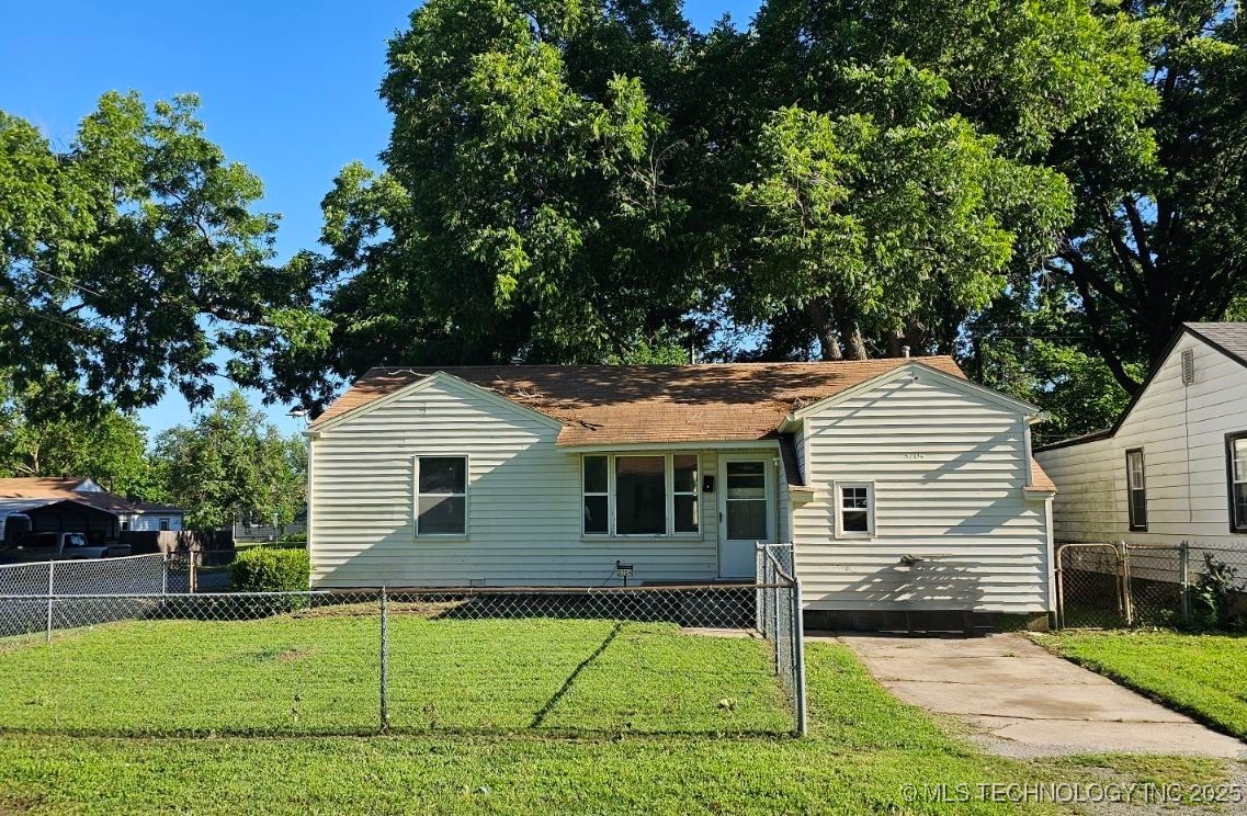 3704 W 42nd Street Property Photo 1