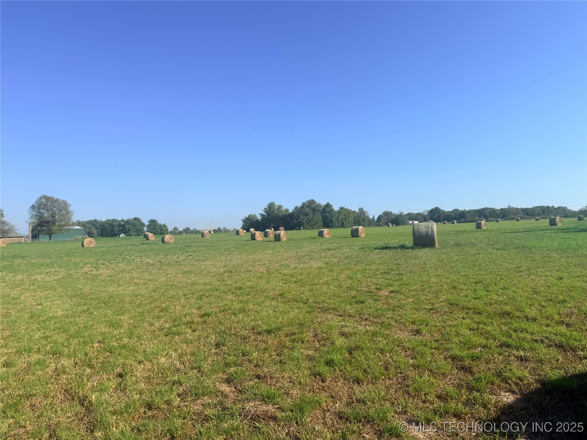 W Harris Road Property Photo 4