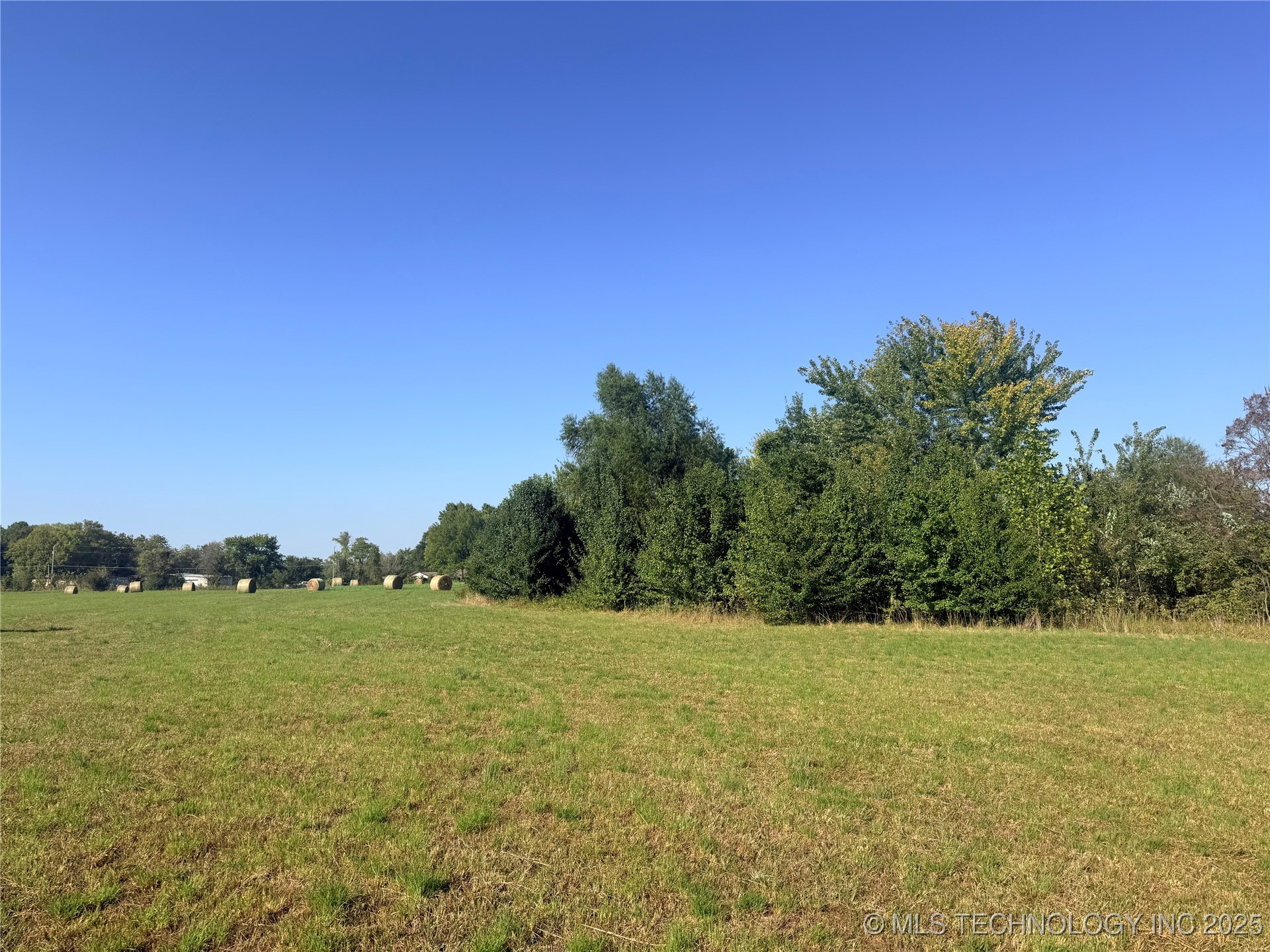 W Harris Road Property Photo 12