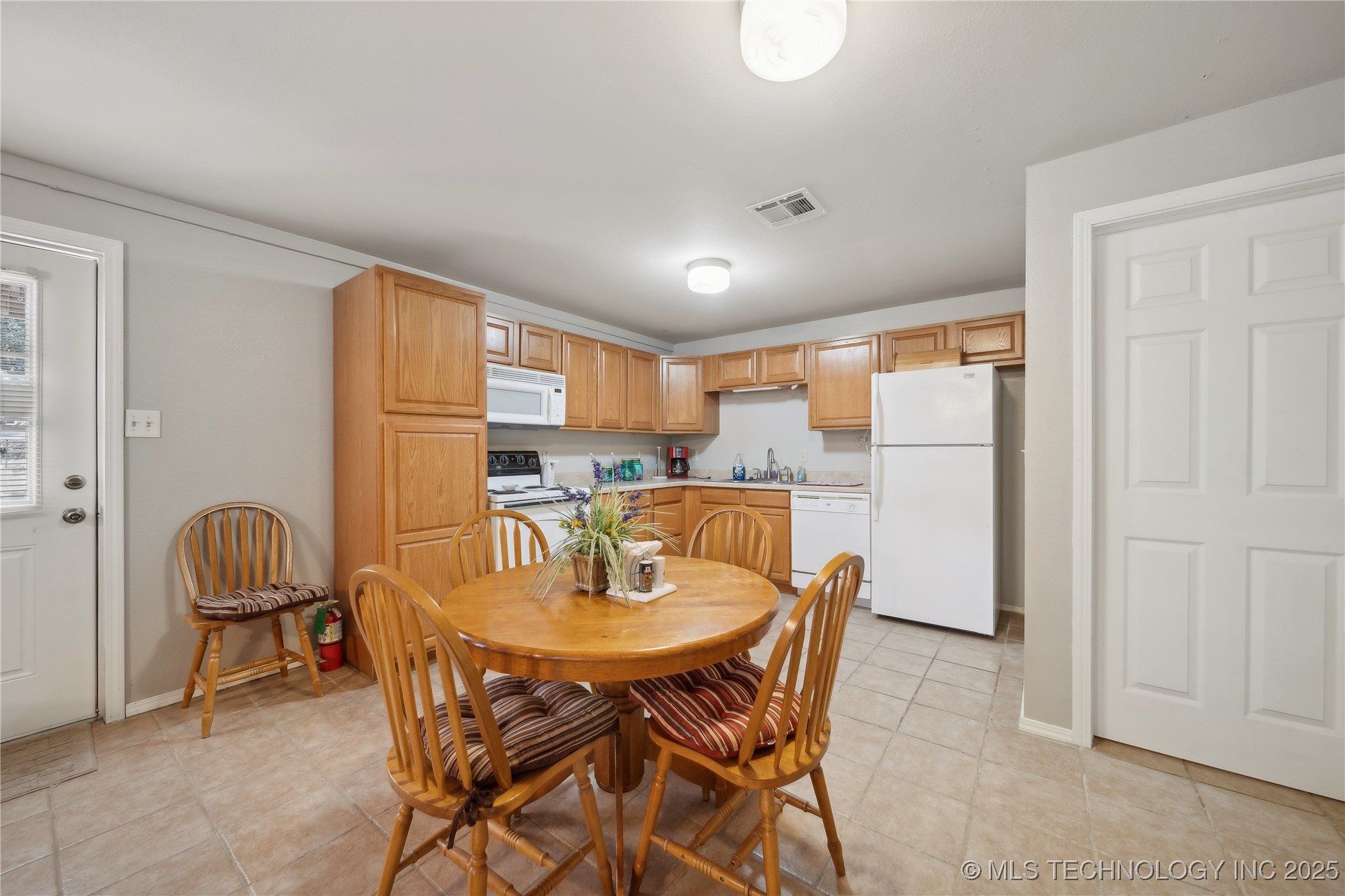 109218 S 4030 Road Property Photo 11