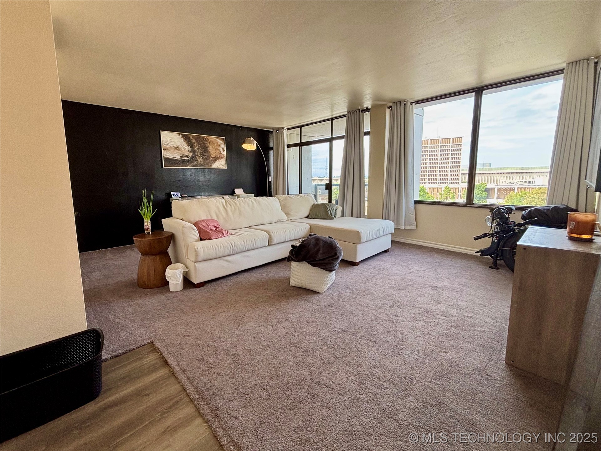 450 W 7th Street 809 Property Photo 6