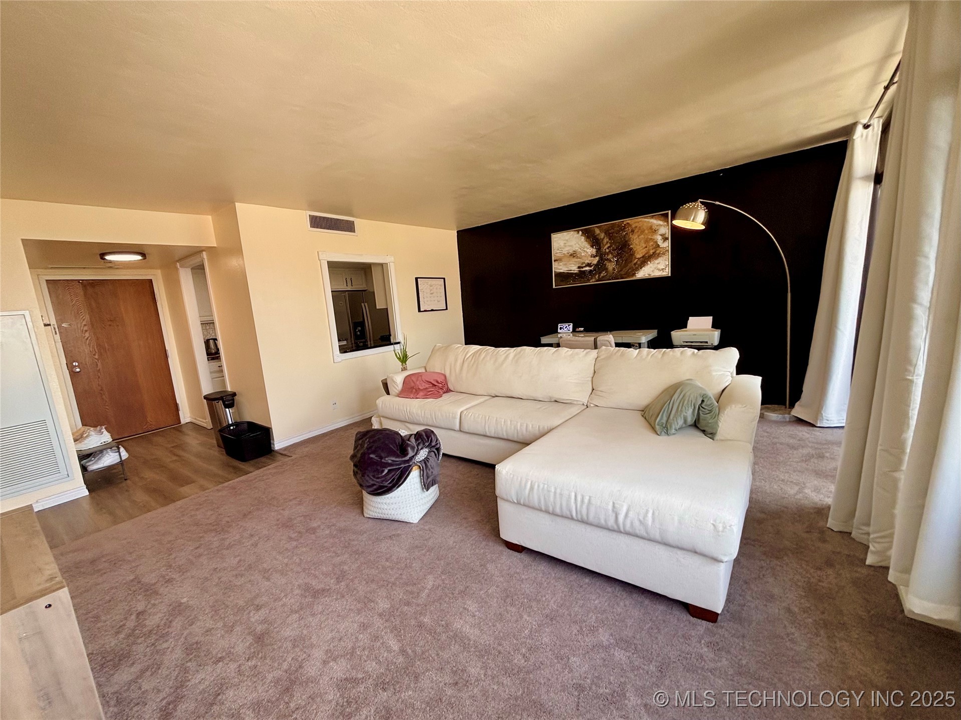 450 W 7th Street 809 Property Photo 8