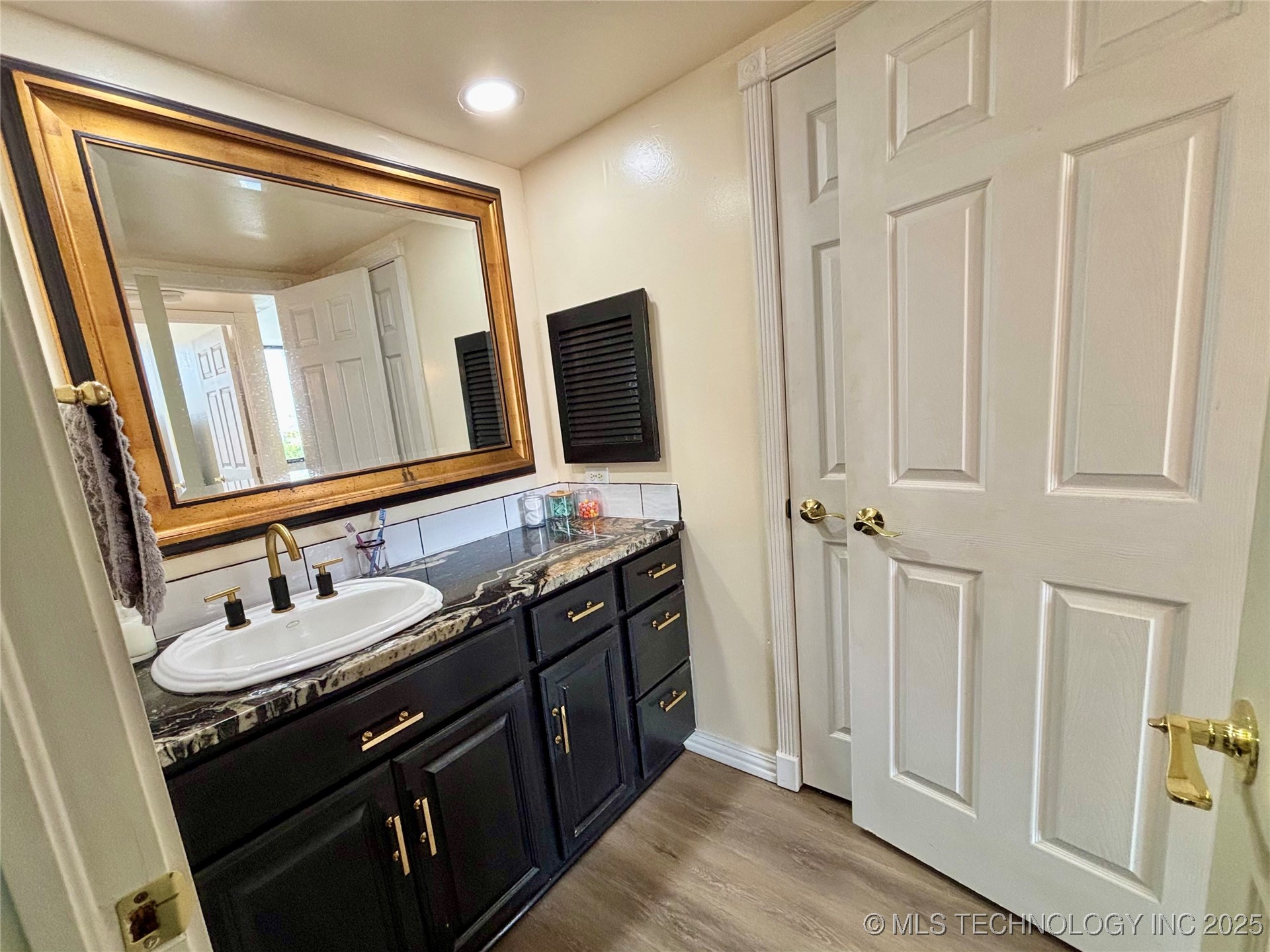 450 W 7th Street 809 Property Photo 13