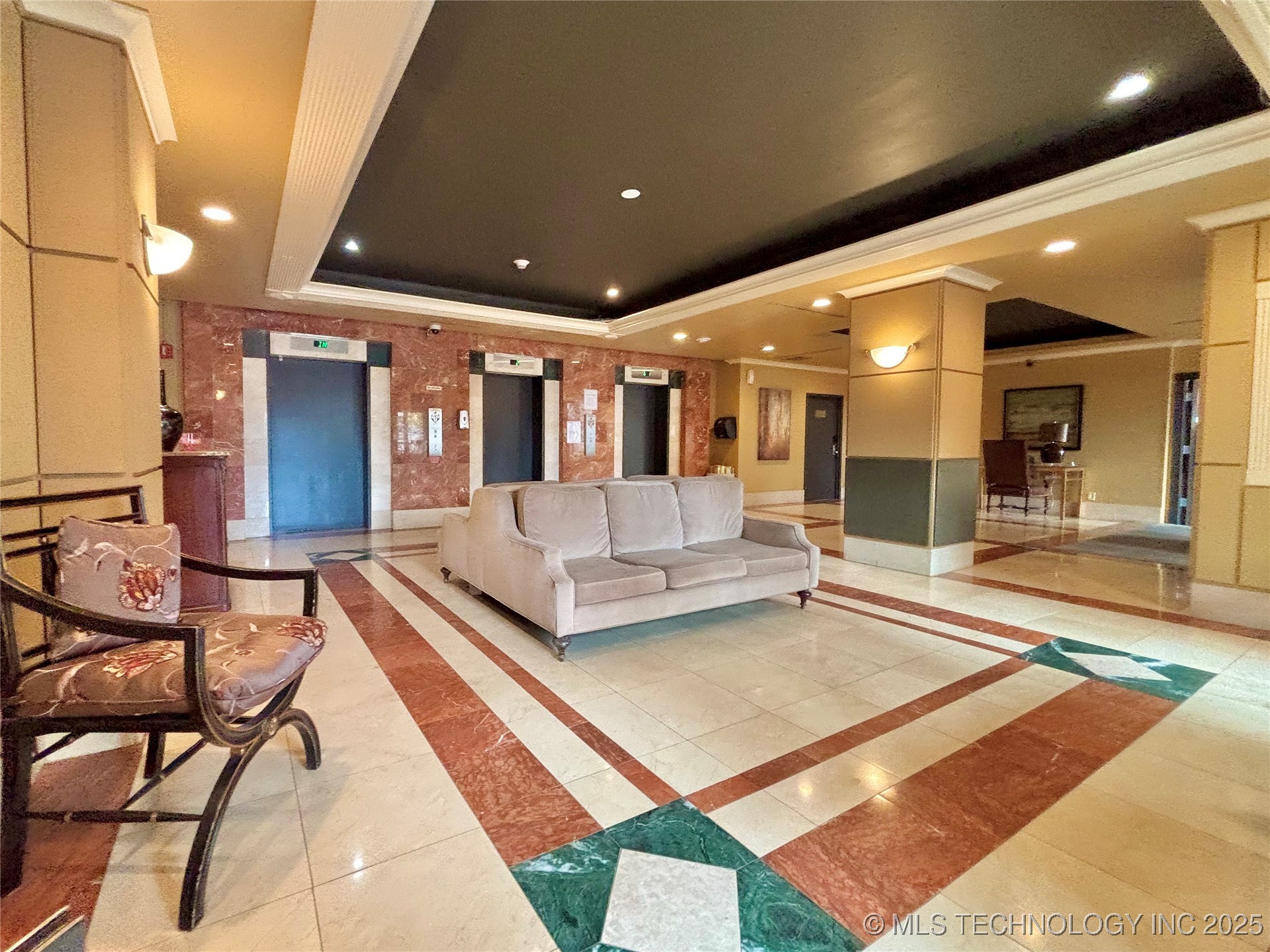 450 W 7th Street 809 Property Photo 21