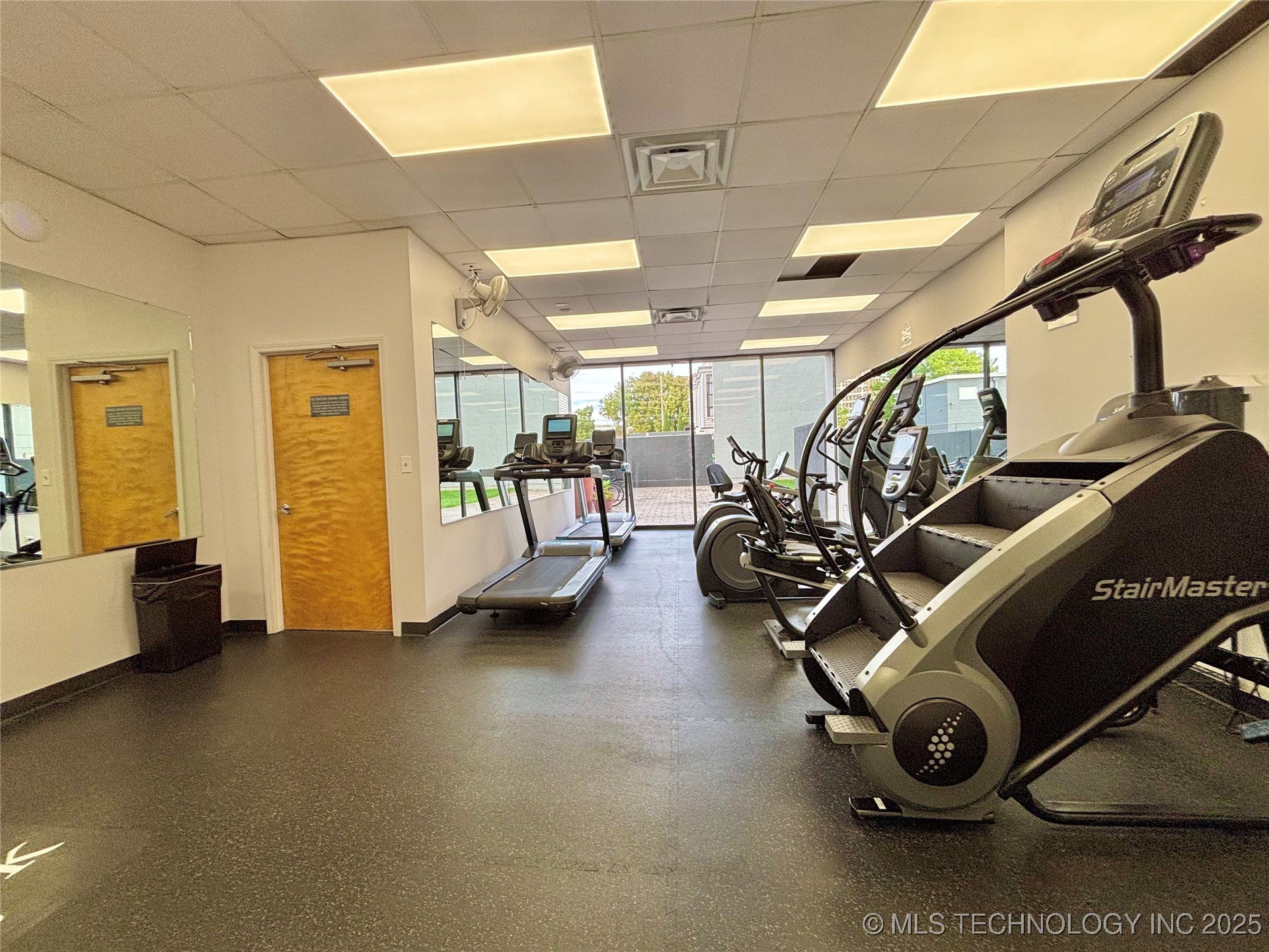 450 W 7th Street 809 Property Photo 26