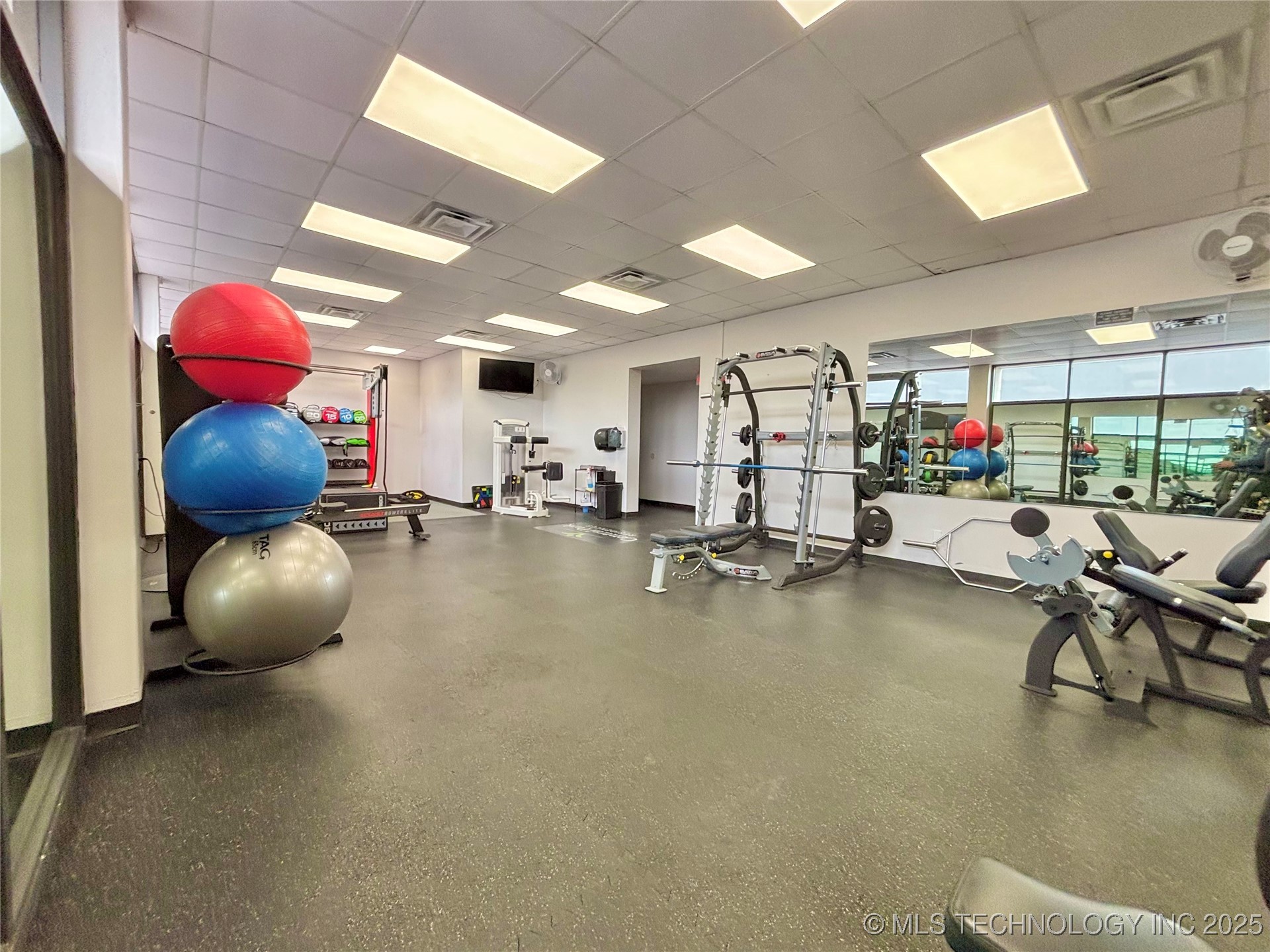 450 W 7th Street 809 Property Photo 28