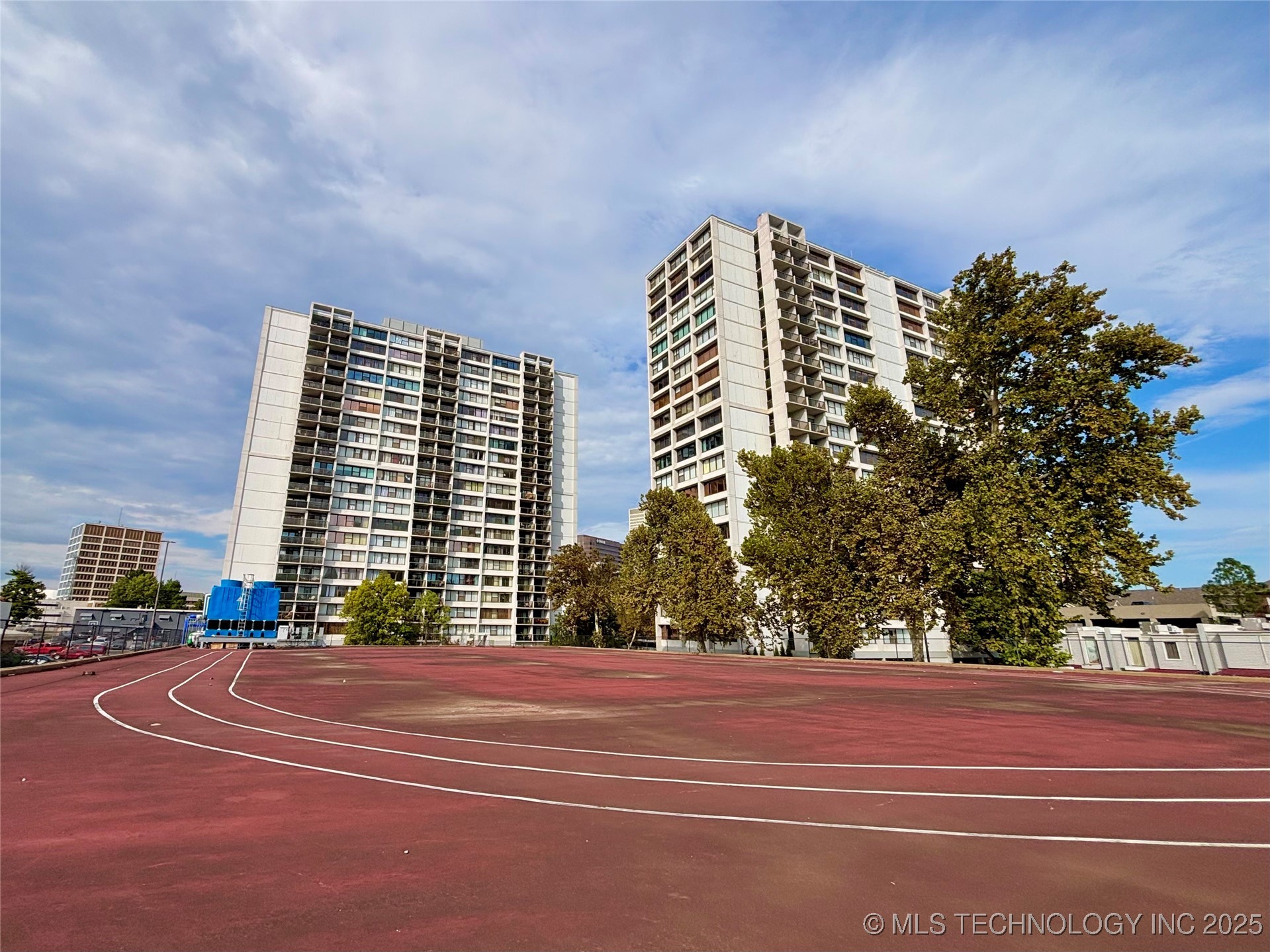 450 W 7th Street 809 Property Photo 35