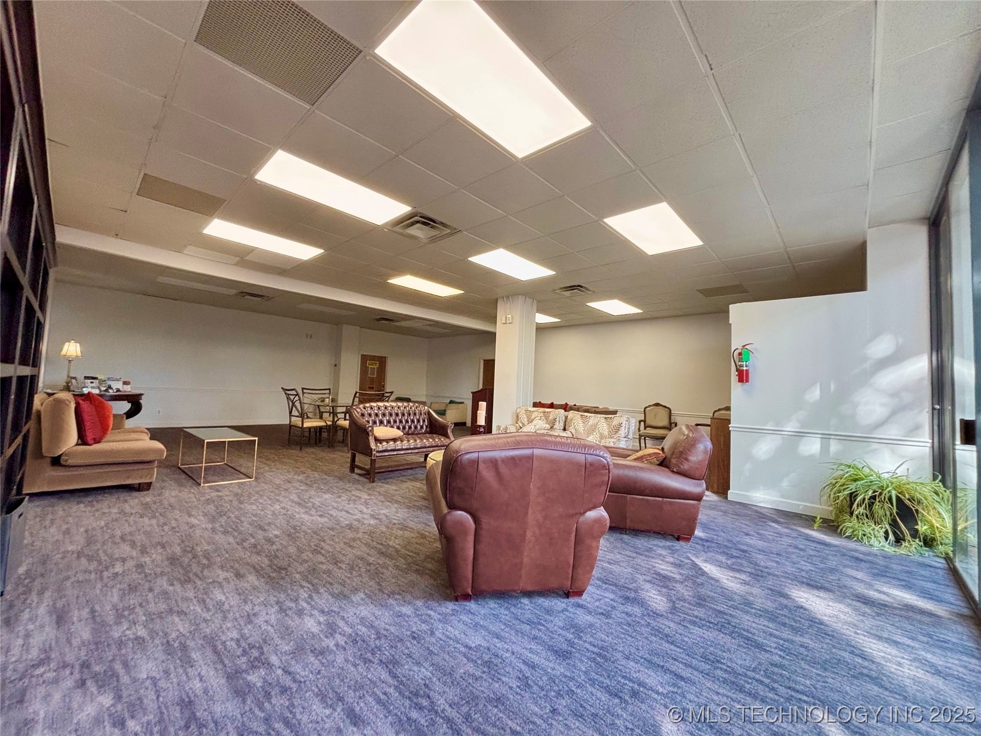 450 W 7th Street 809 Property Photo 37