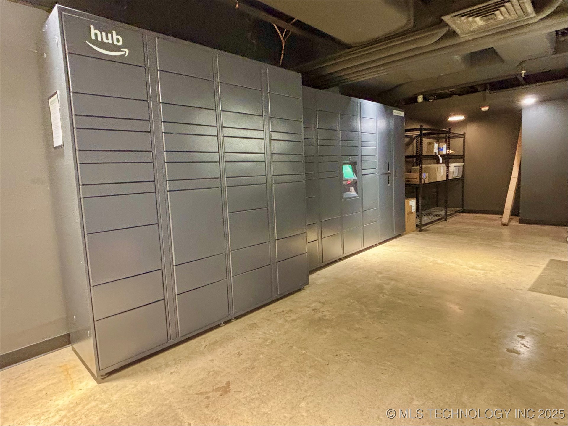 450 W 7th Street 809 Property Photo 41