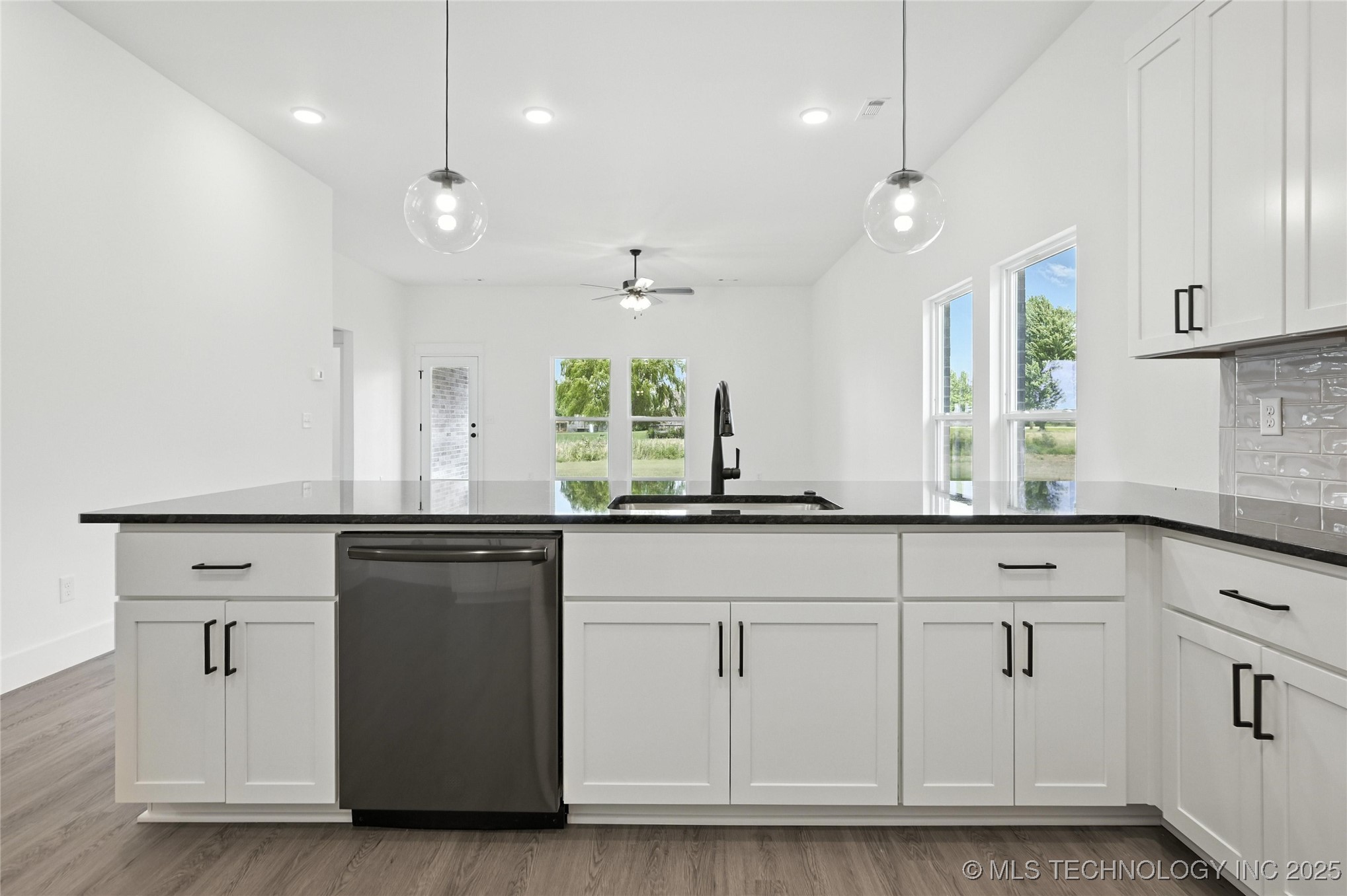 2808 E Northampton Street Property Photo 22