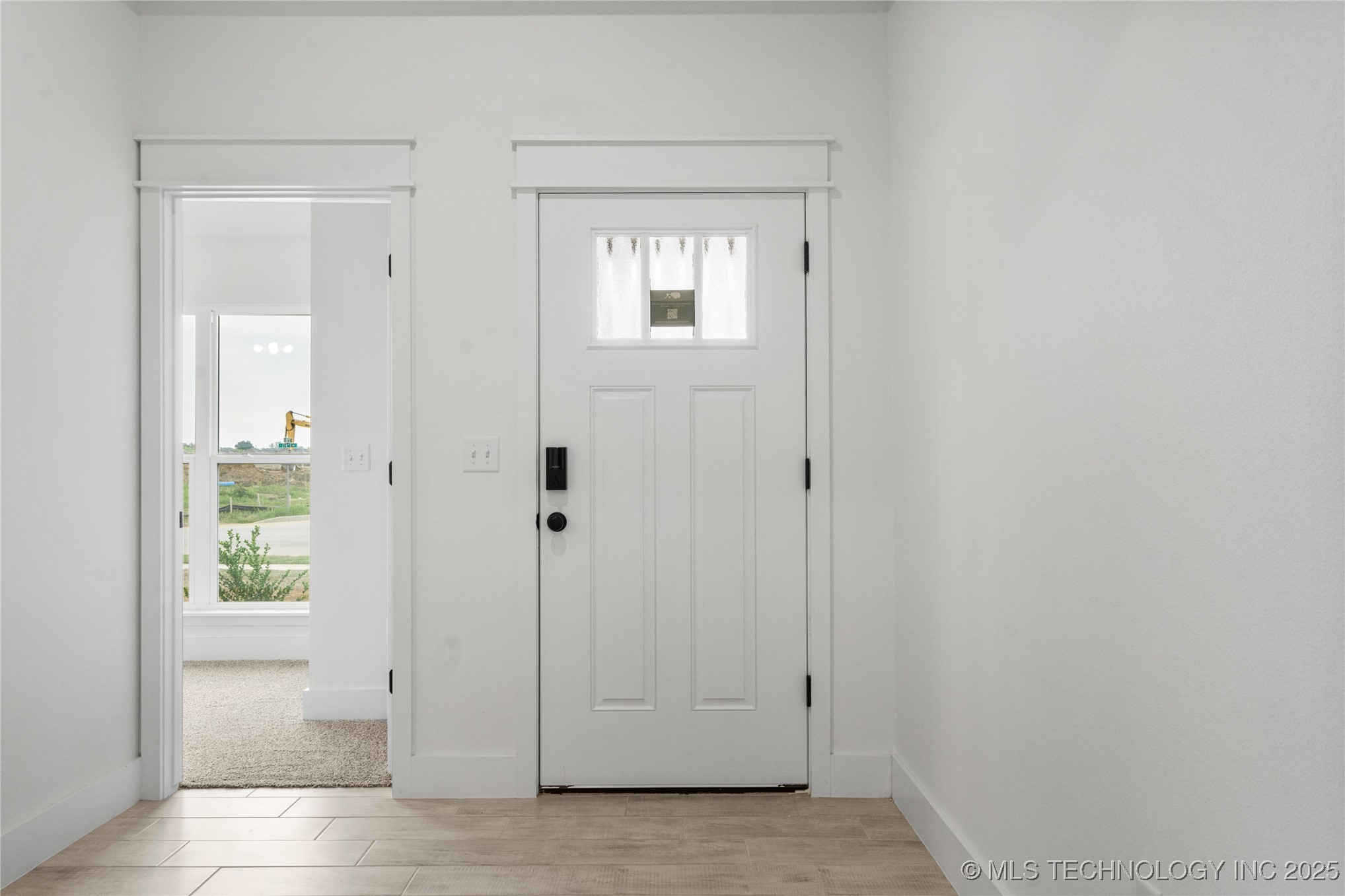 2812 E Monroe Street Property Photo 2