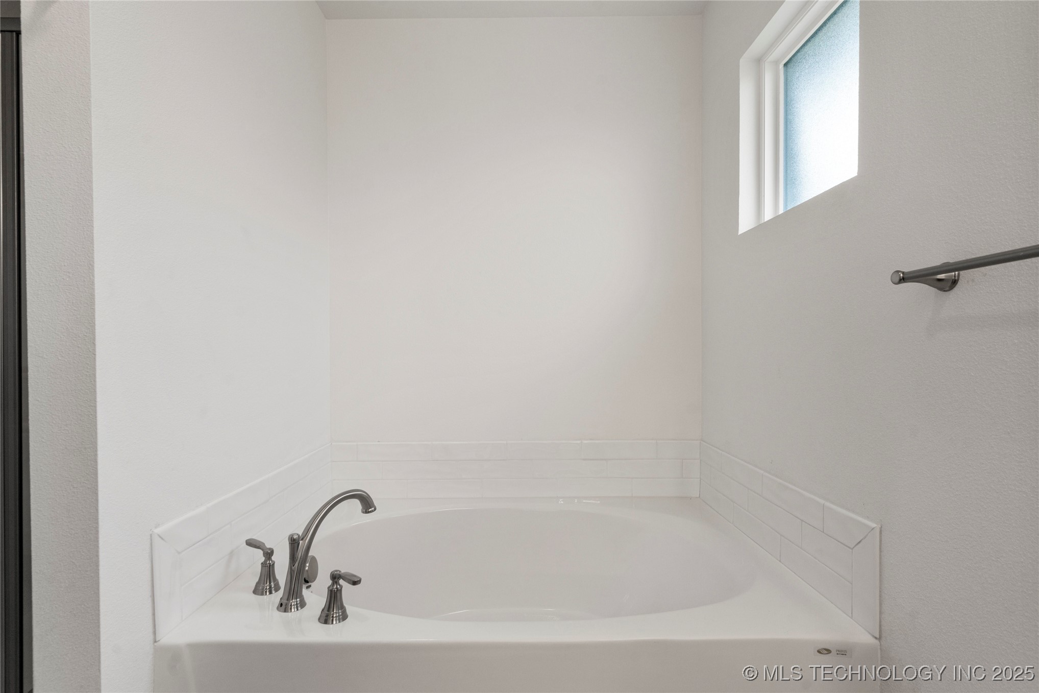 2812 E Monroe Street Property Photo 27