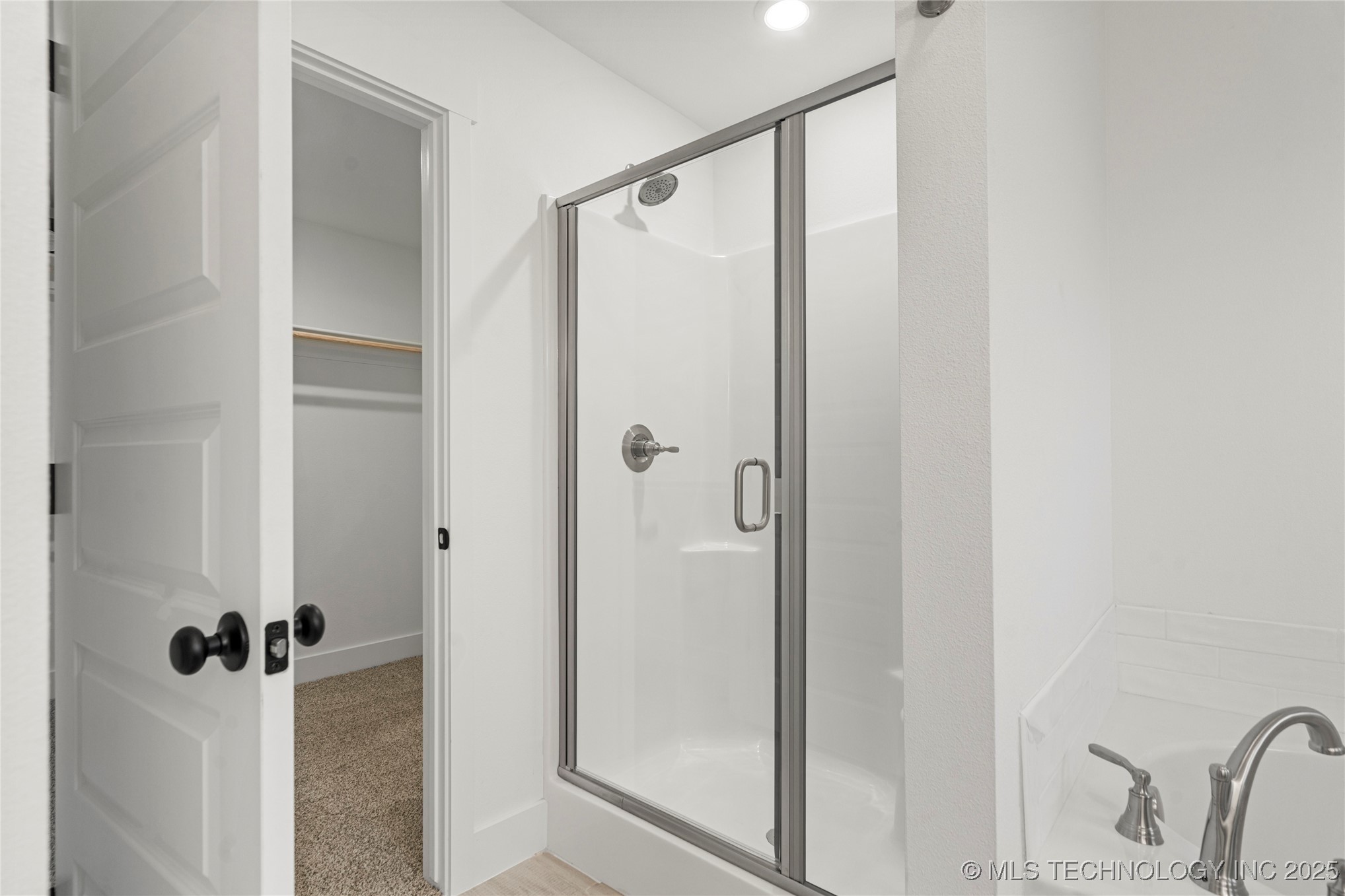 2812 E Monroe Street Property Photo 28