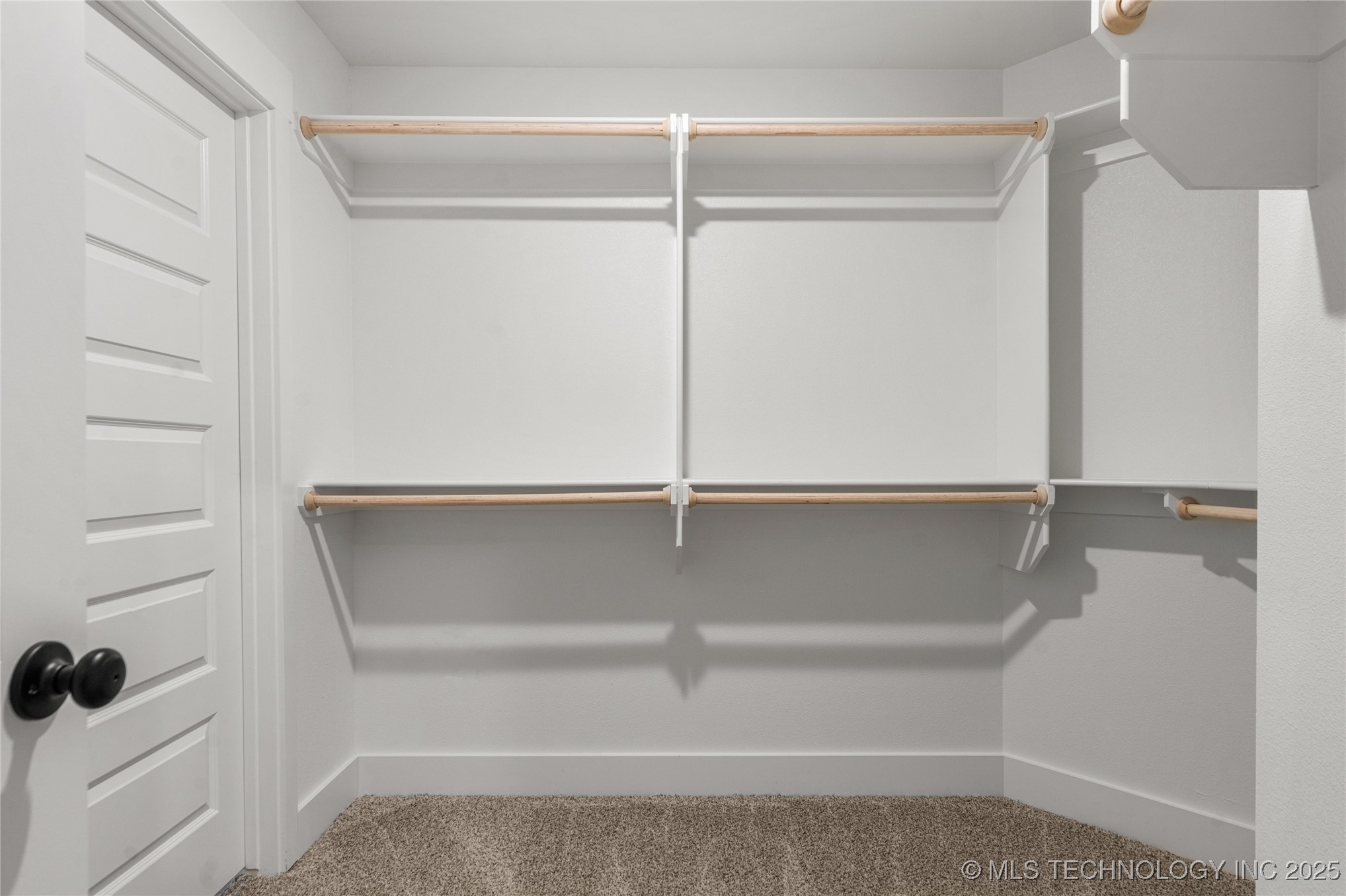 2812 E Monroe Street Property Photo 29