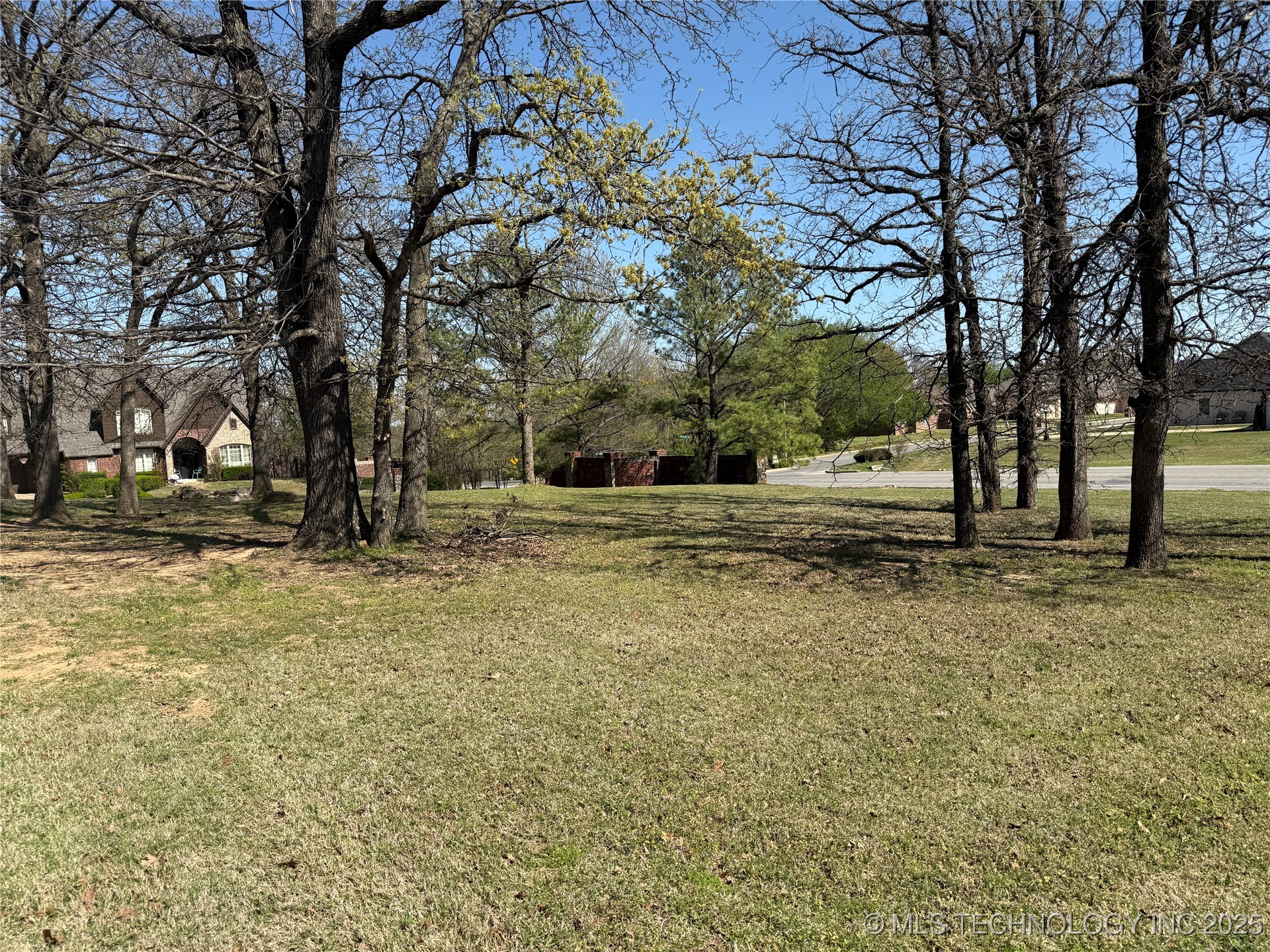 1302 N Old North Place Property Photo 8