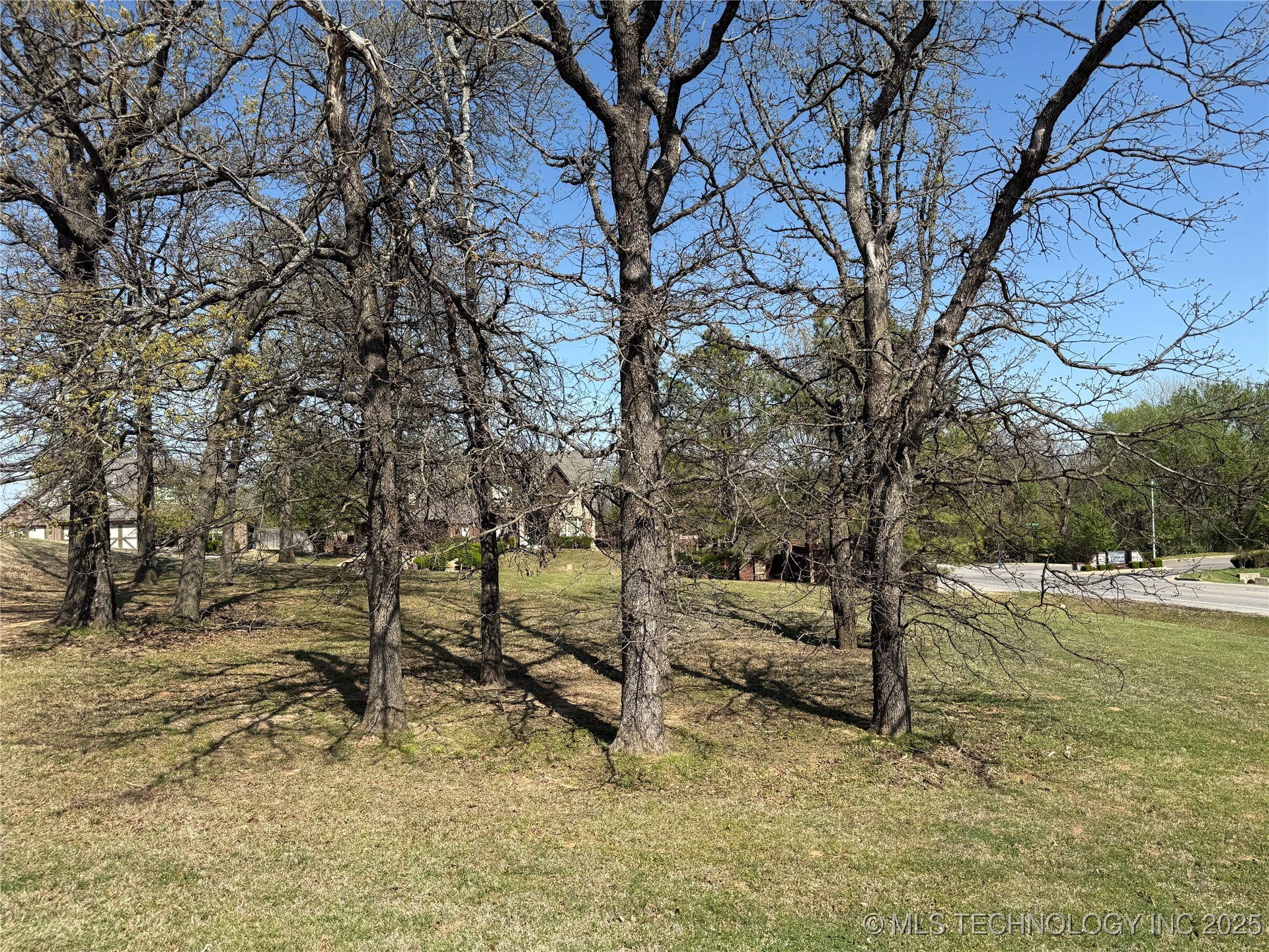 1302 N Old North Place Property Photo 9