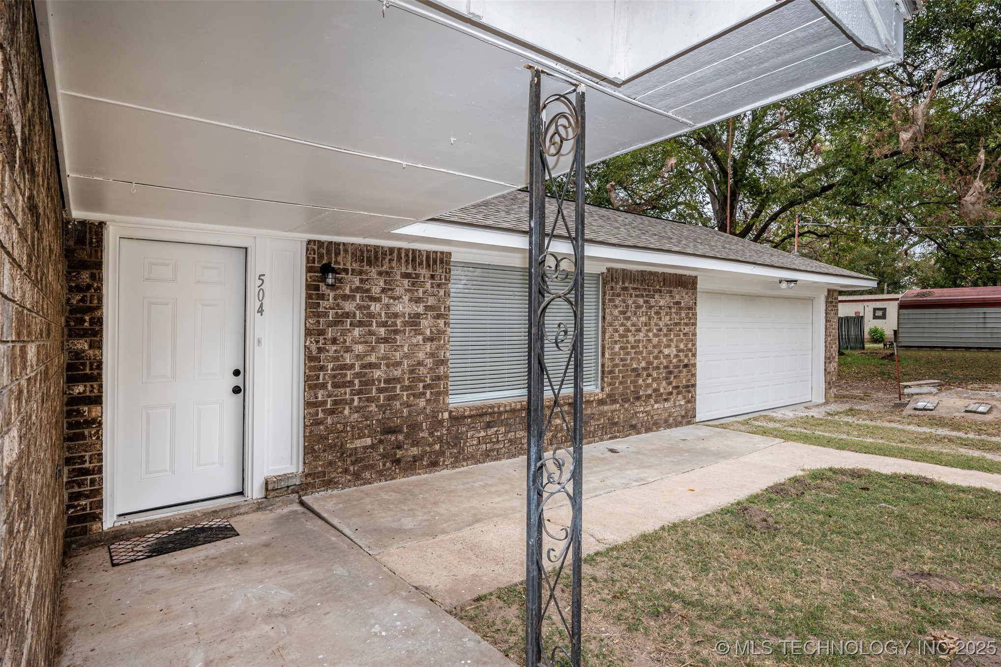 504 E Paul Property Photo 2