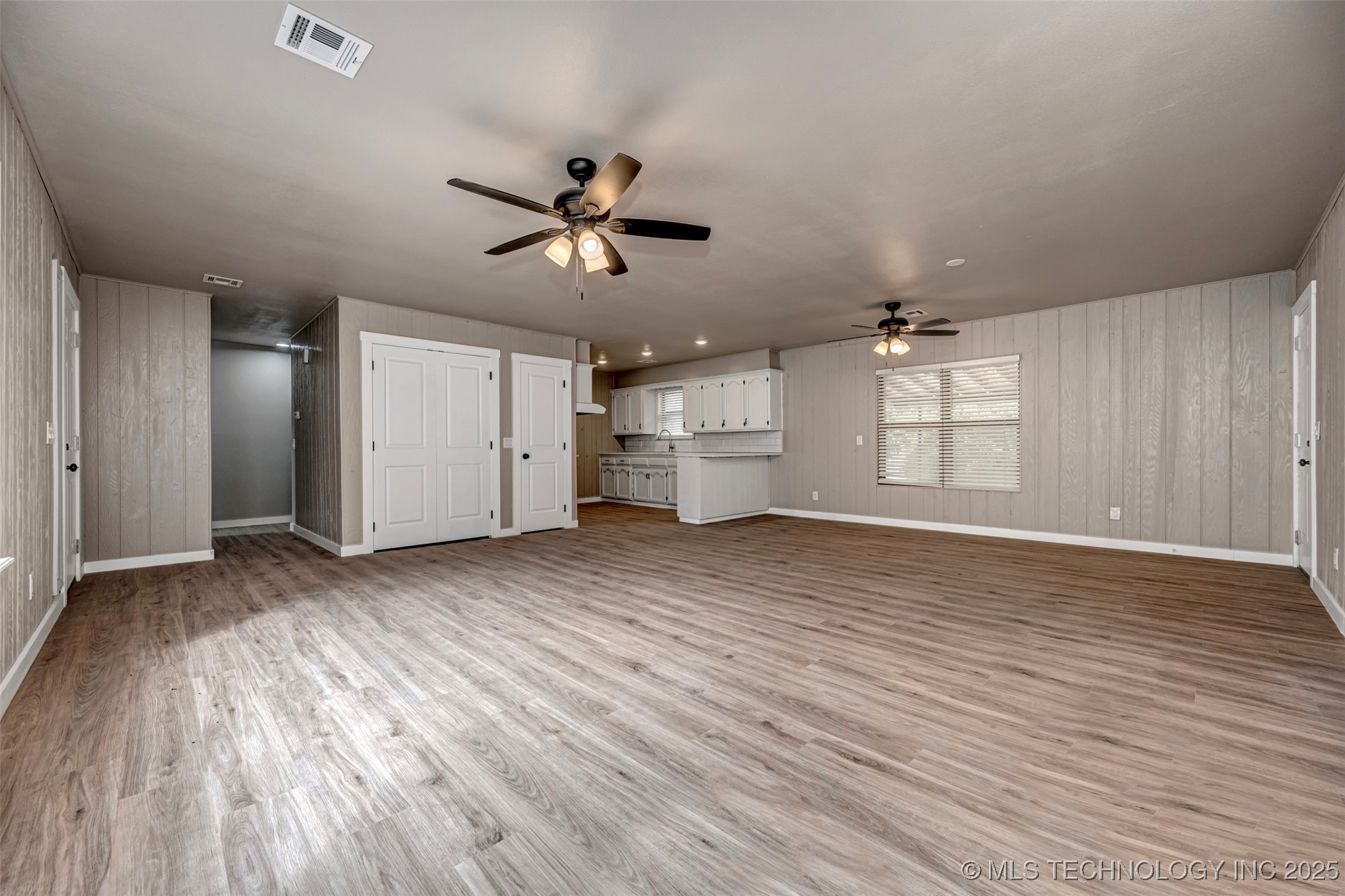 504 E Paul Property Photo 3