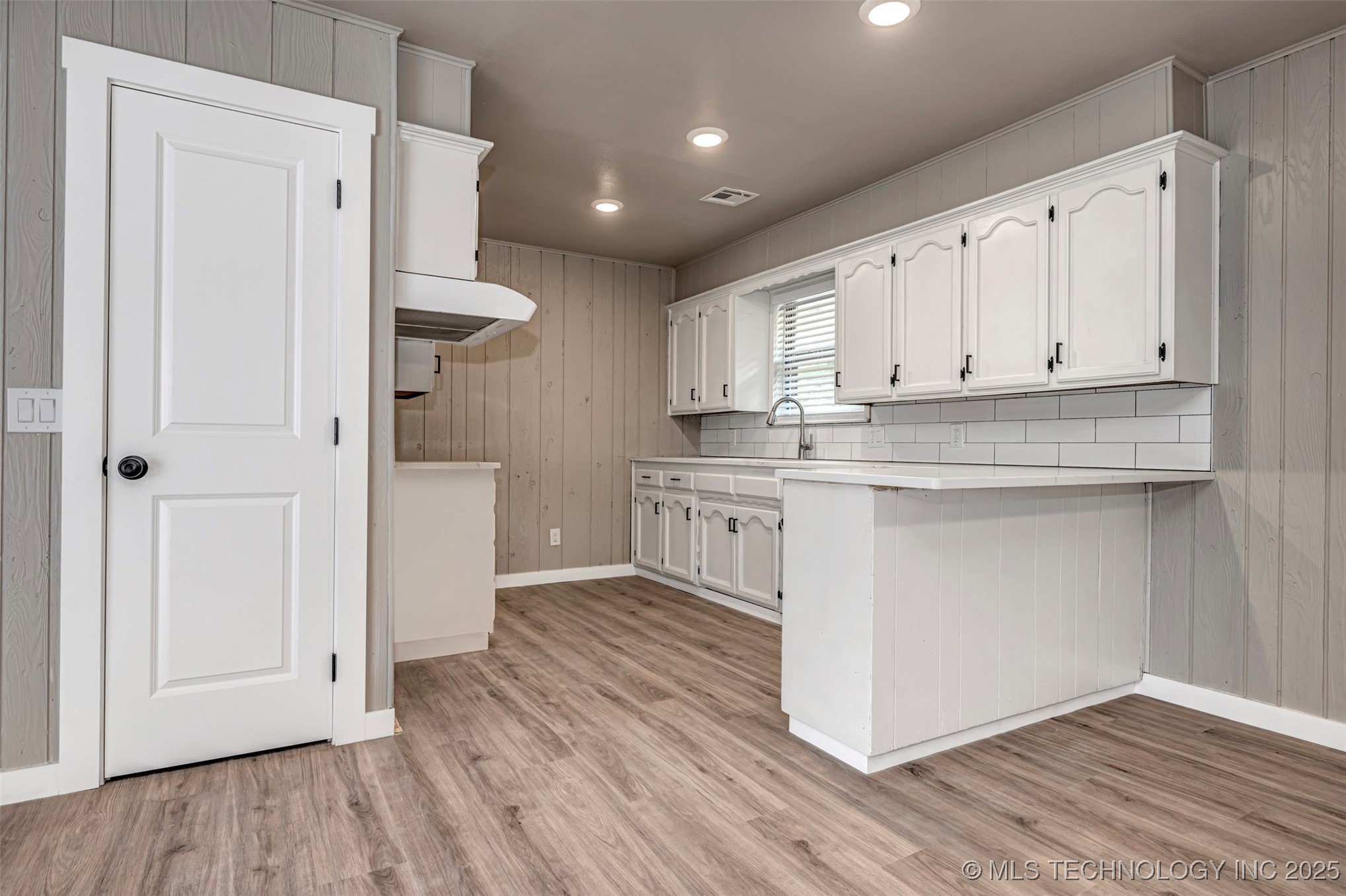 504 E Paul Property Photo 4