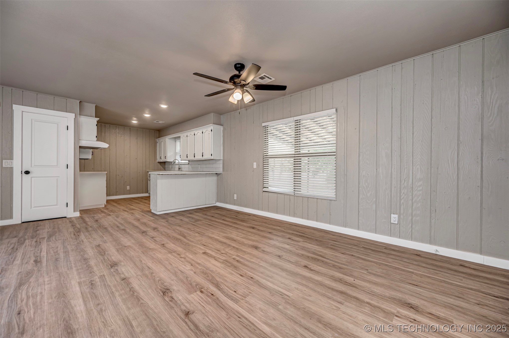 504 E Paul Property Photo 9