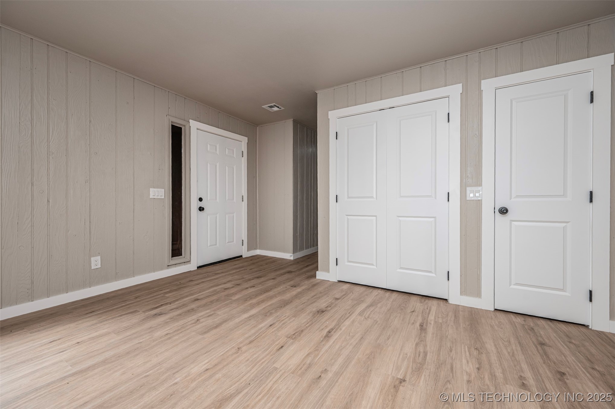 504 E Paul Property Photo 10