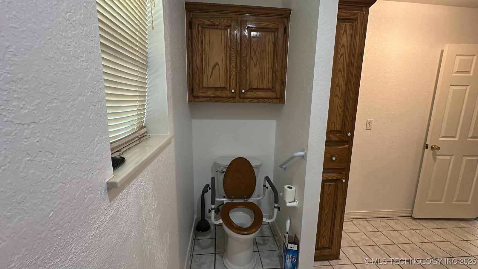 827 Acorn Road Property Photo 16