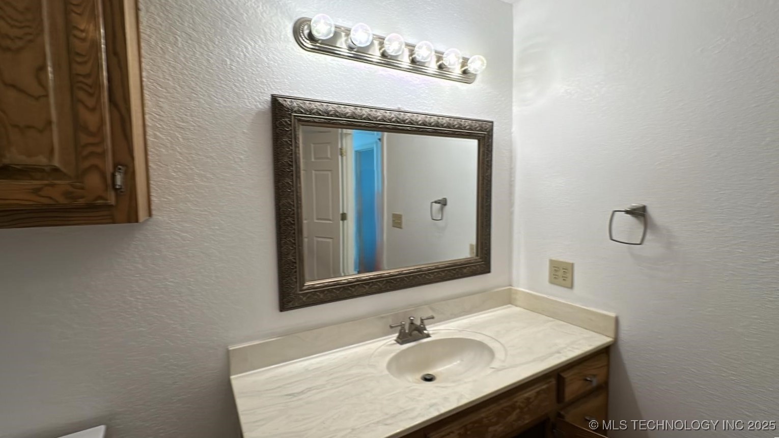 827 Acorn Road Property Photo 23