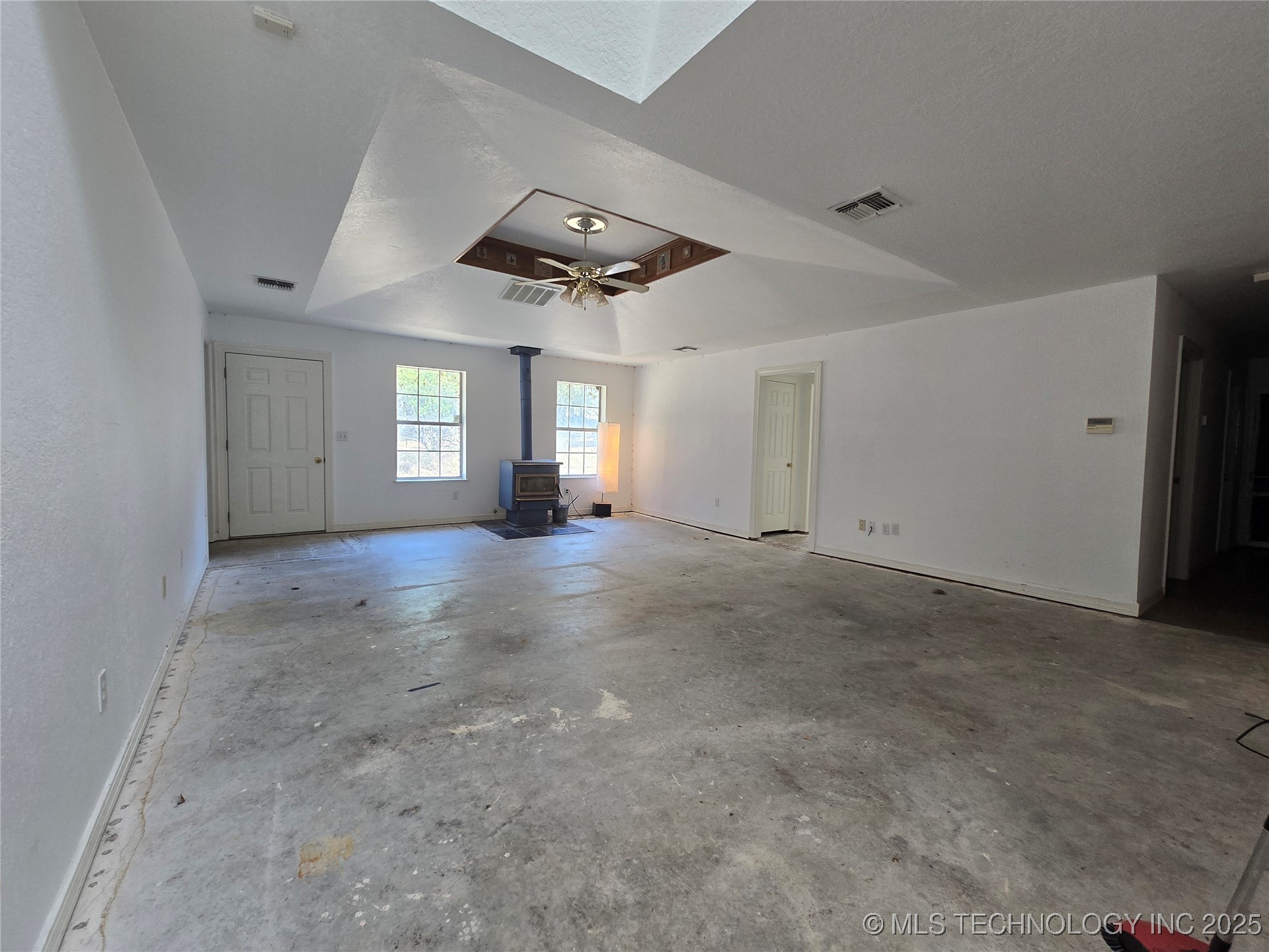 827 Acorn Road Property Photo 32