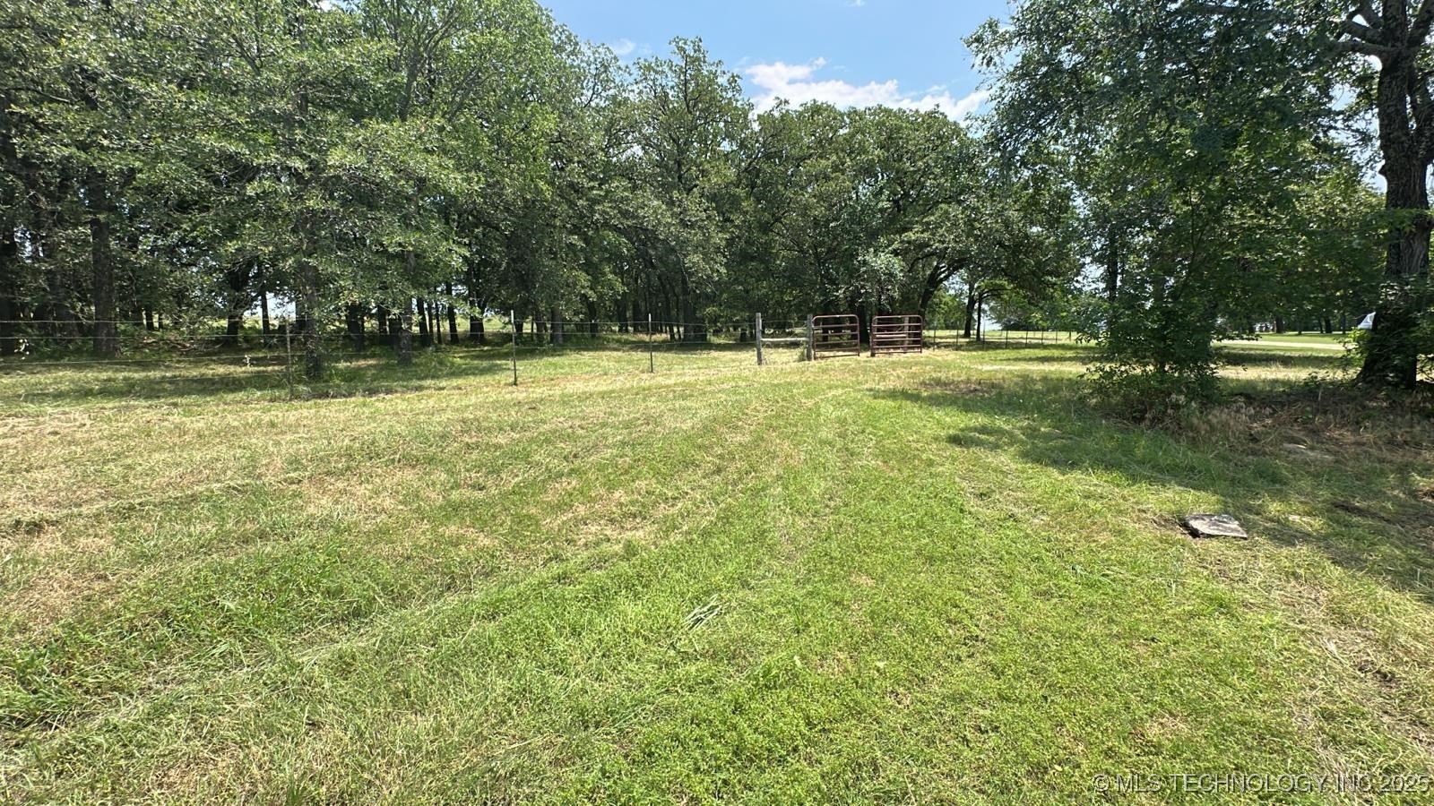 827 Acorn Road Property Photo 45