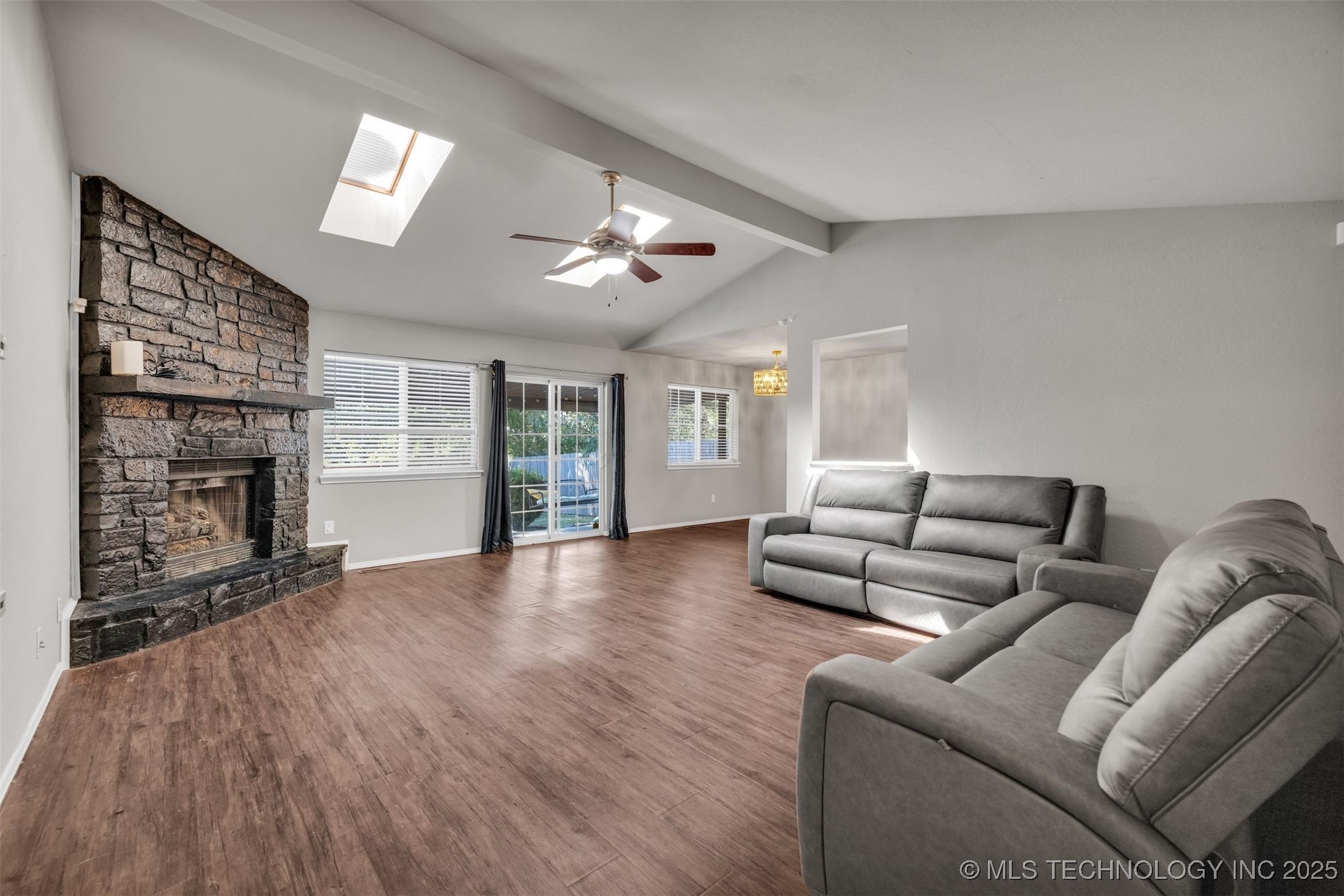 1416 N Juniper Place Property Photo 6