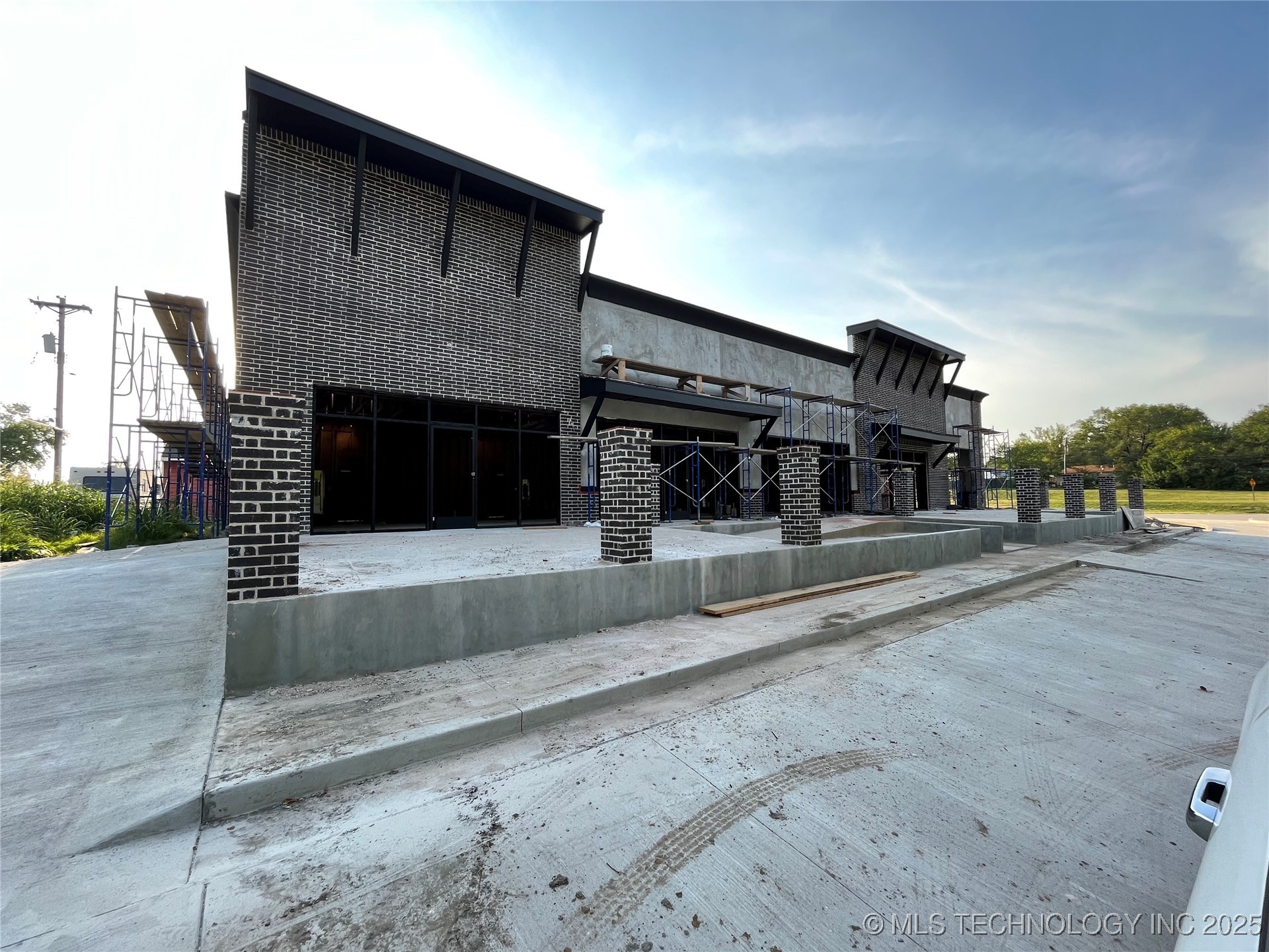 1801 Main Street Property Photo 1