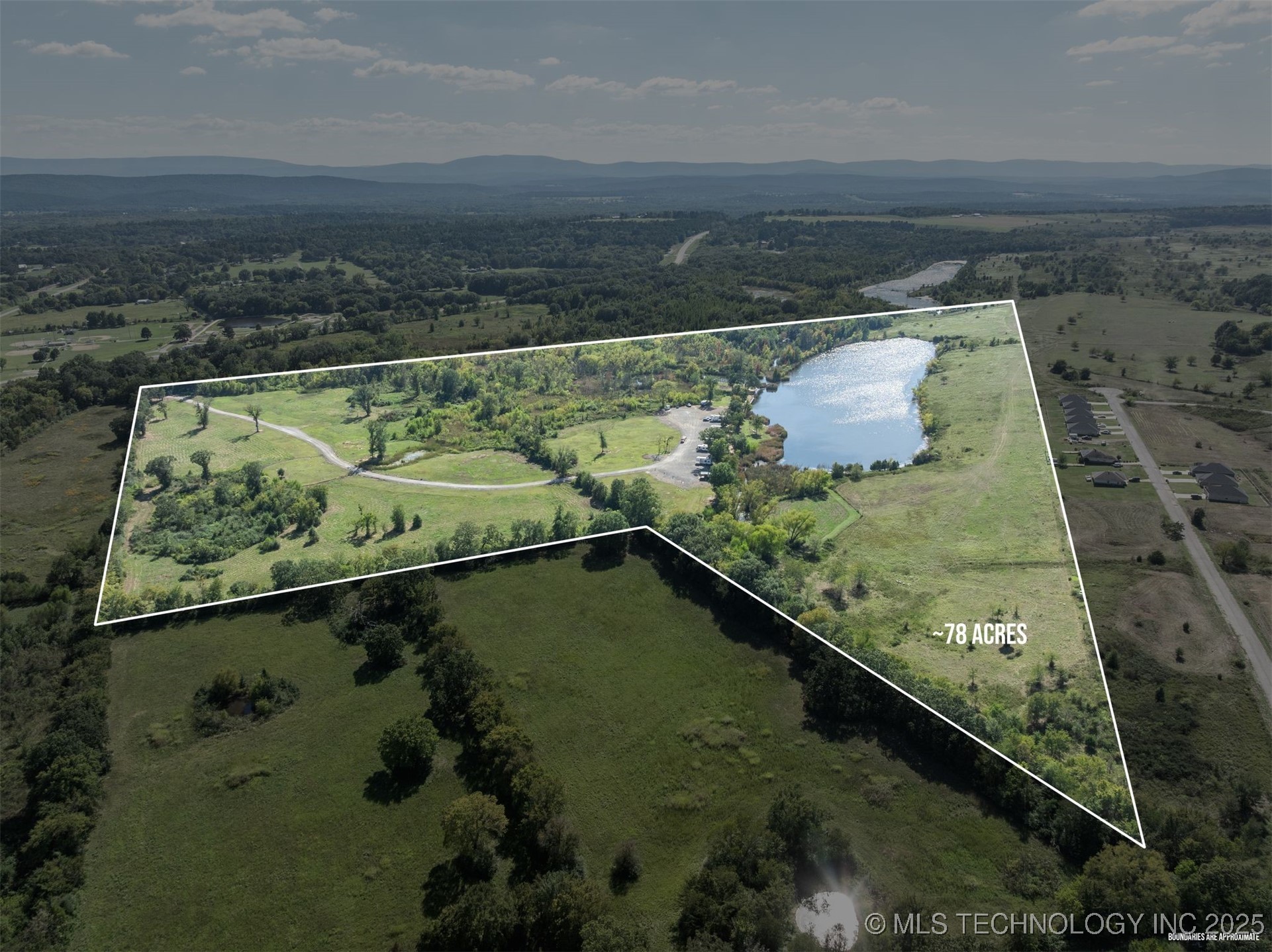 23000 Hideaway Drive Property Photo 4