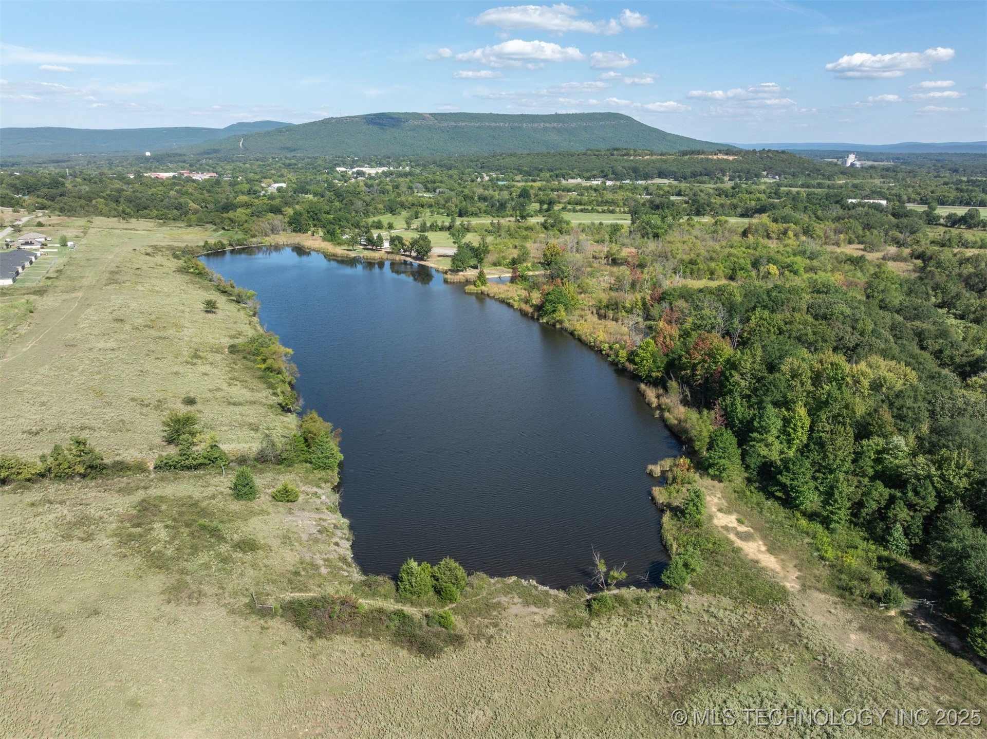 23000 Hideaway Drive Property Photo 17
