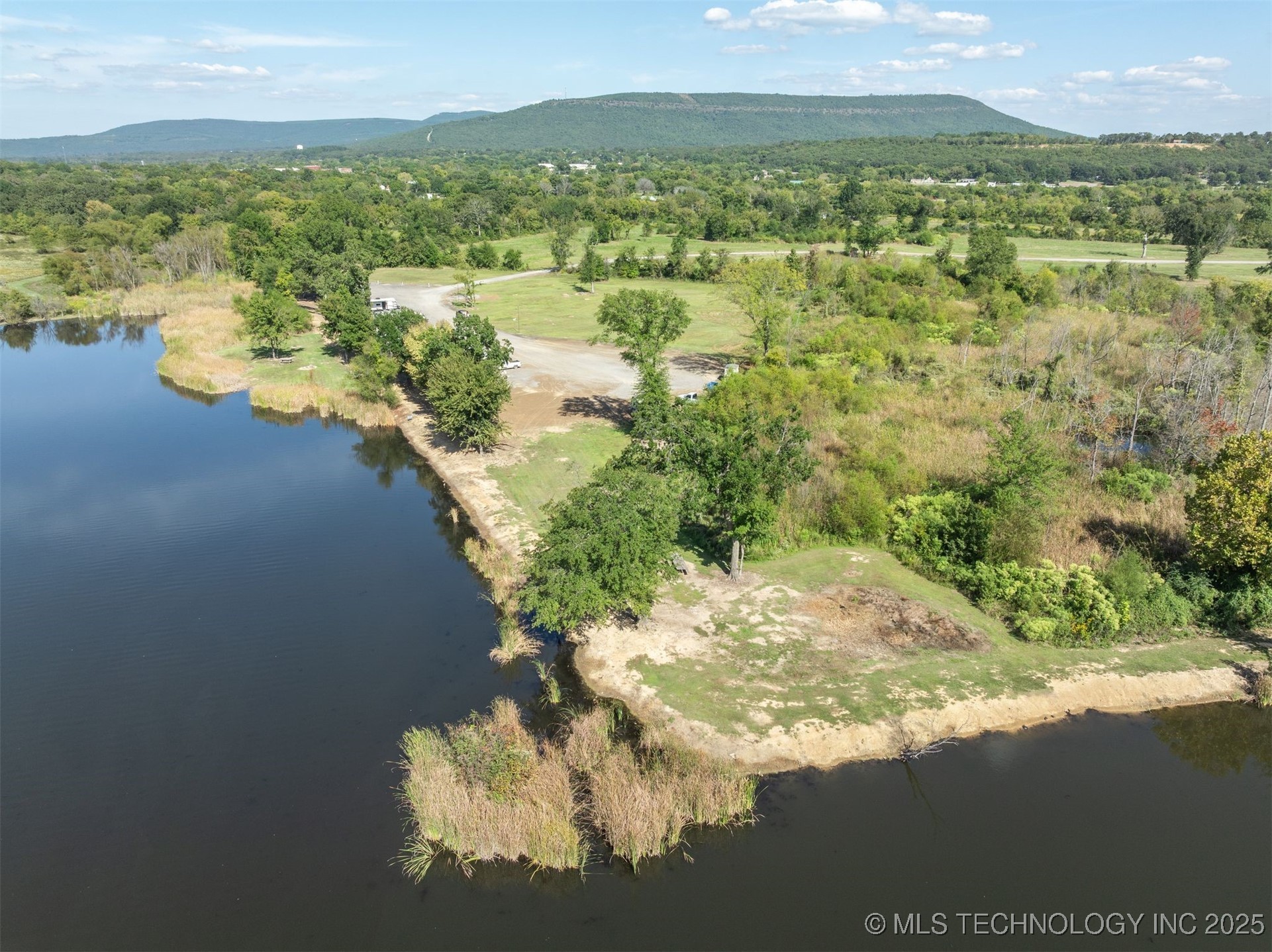 23000 Hideaway Drive Property Photo 18