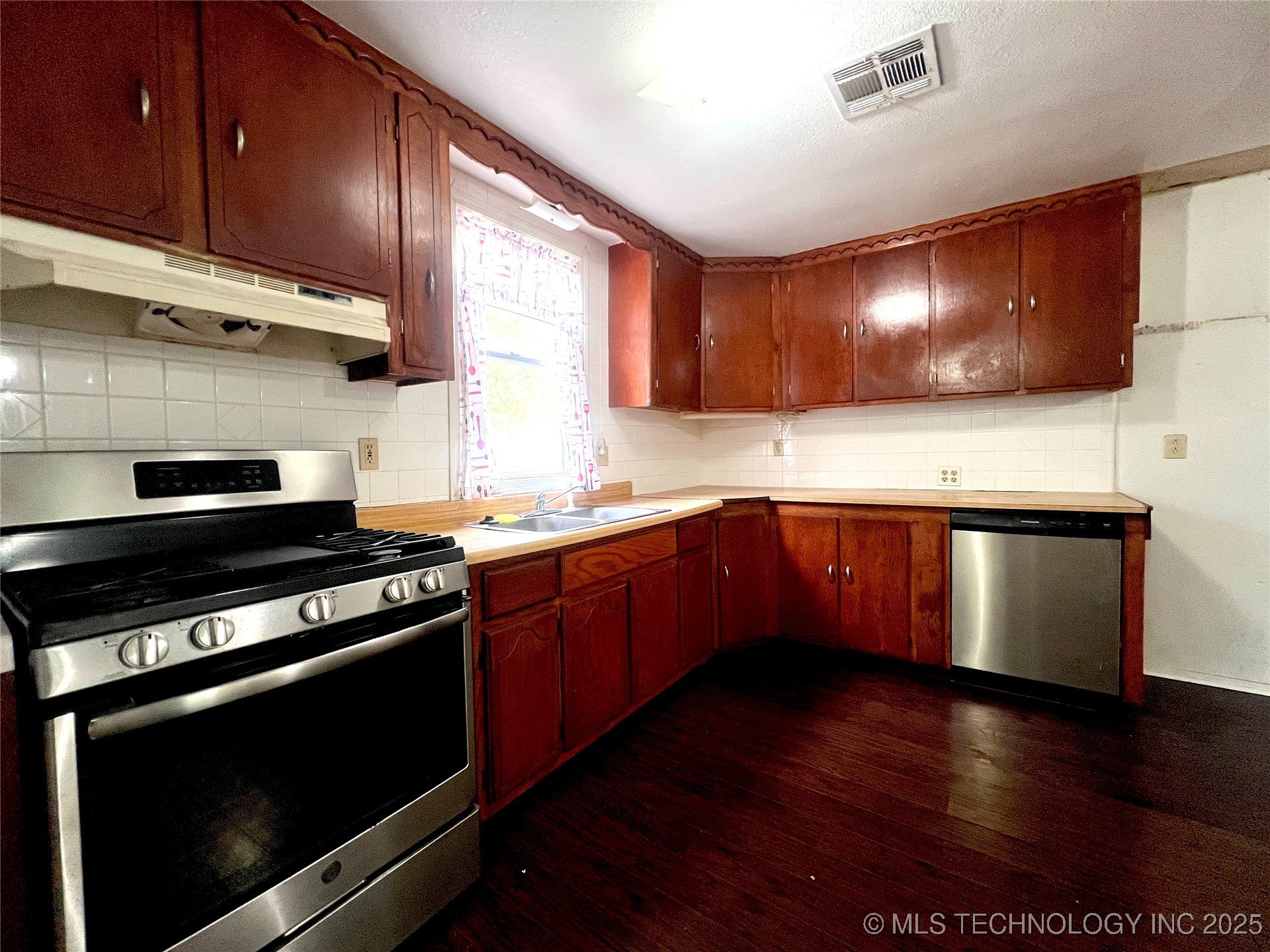 420 Taylor Street Property Photo 16