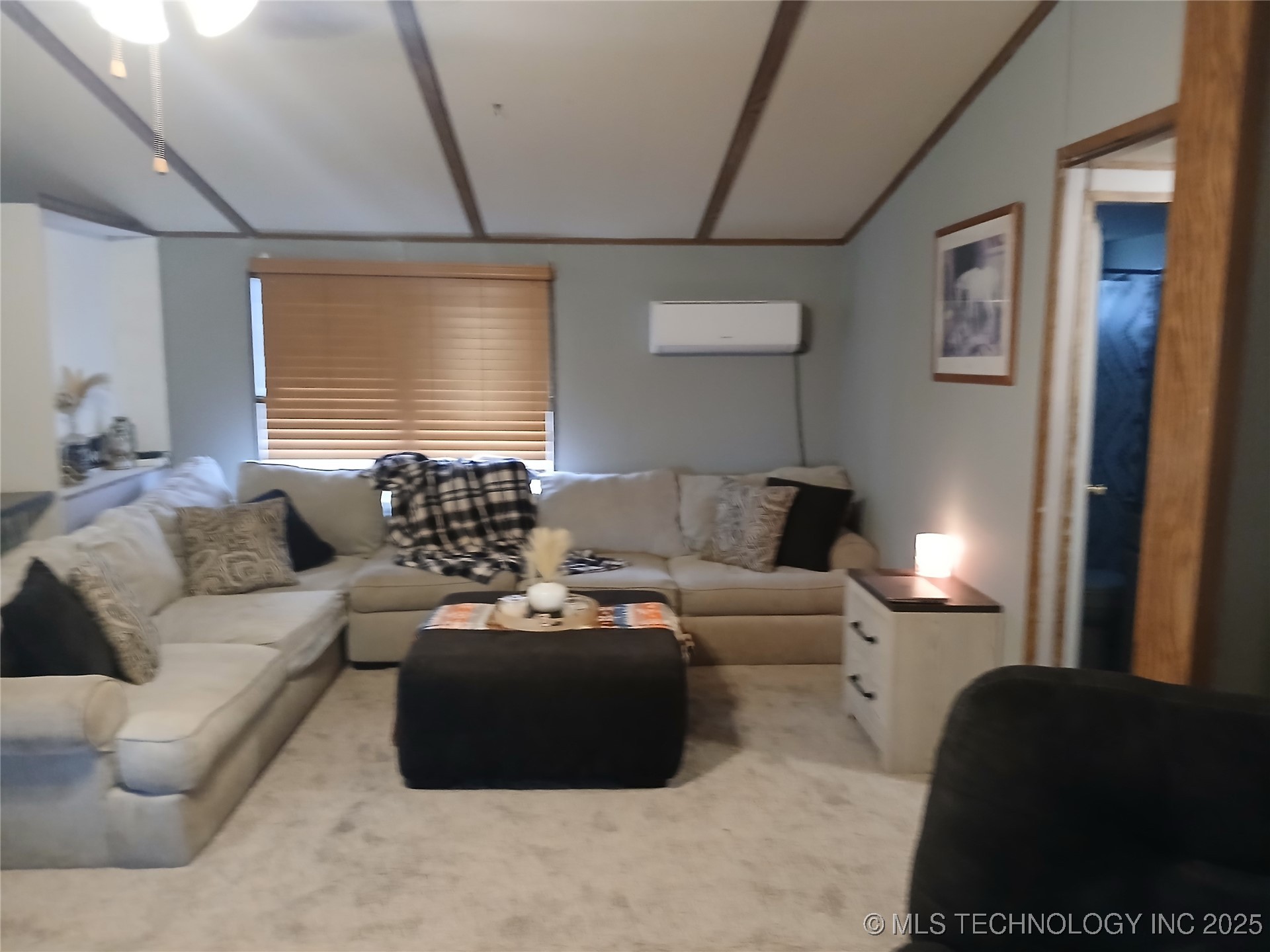 413697 E 1090 Road Property Photo 9