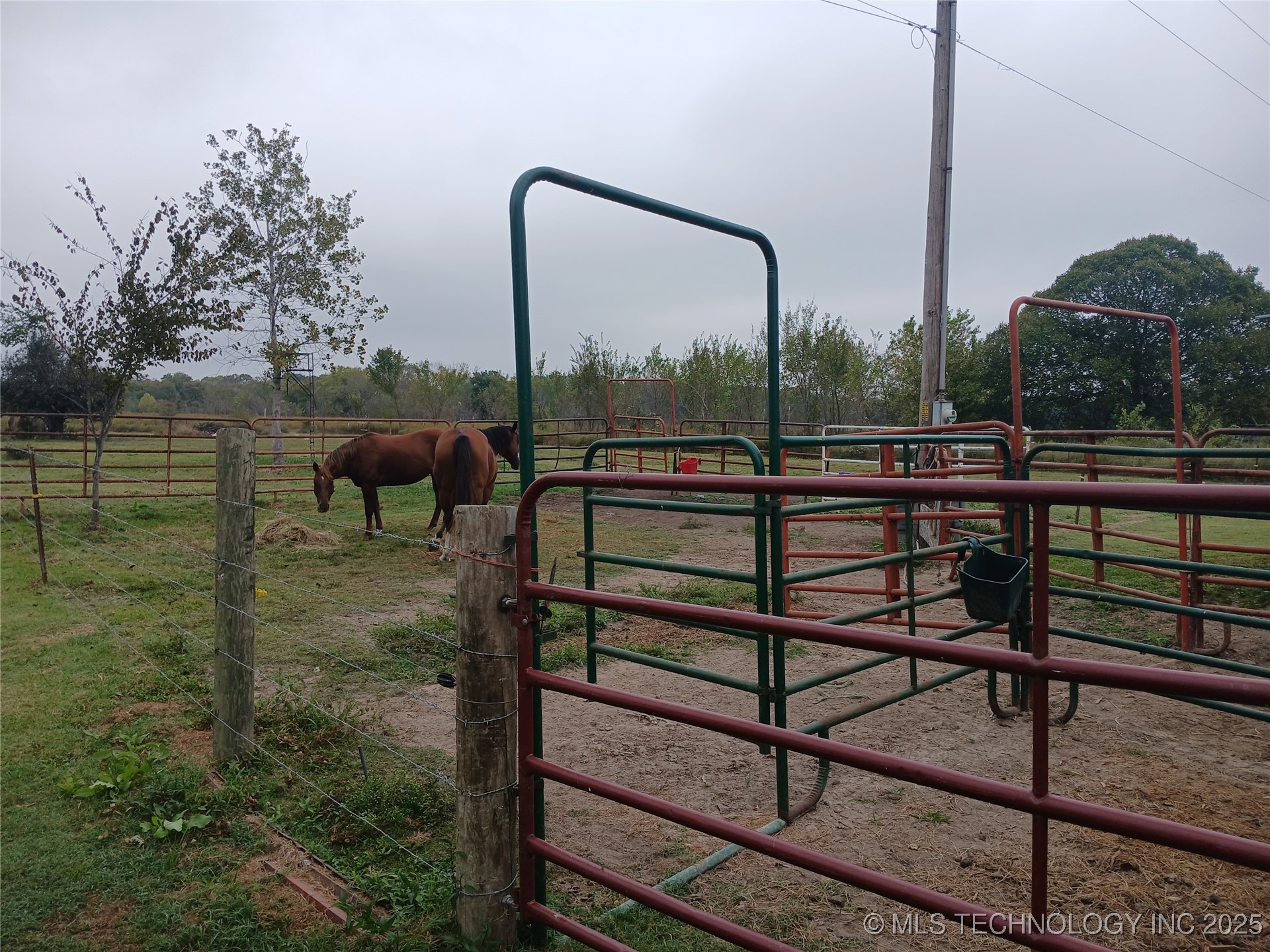 413697 E 1090 Road Property Photo 29