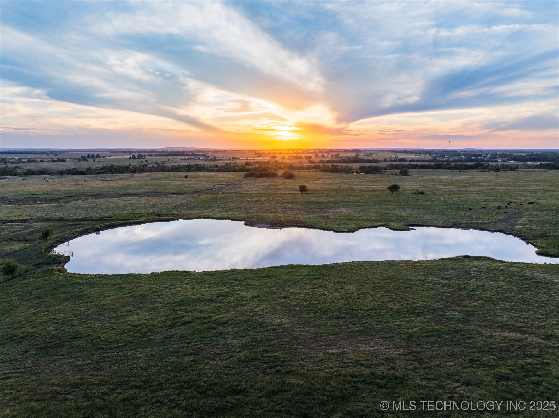 3 S 320 Road Property Photo 4