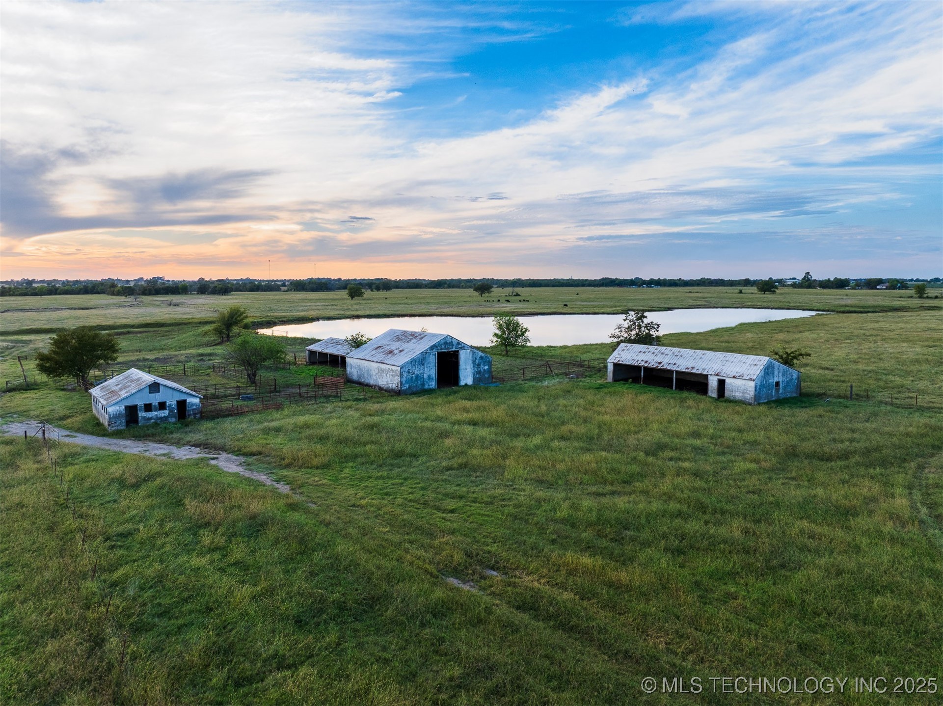 3 S 320 Road Property Photo 6