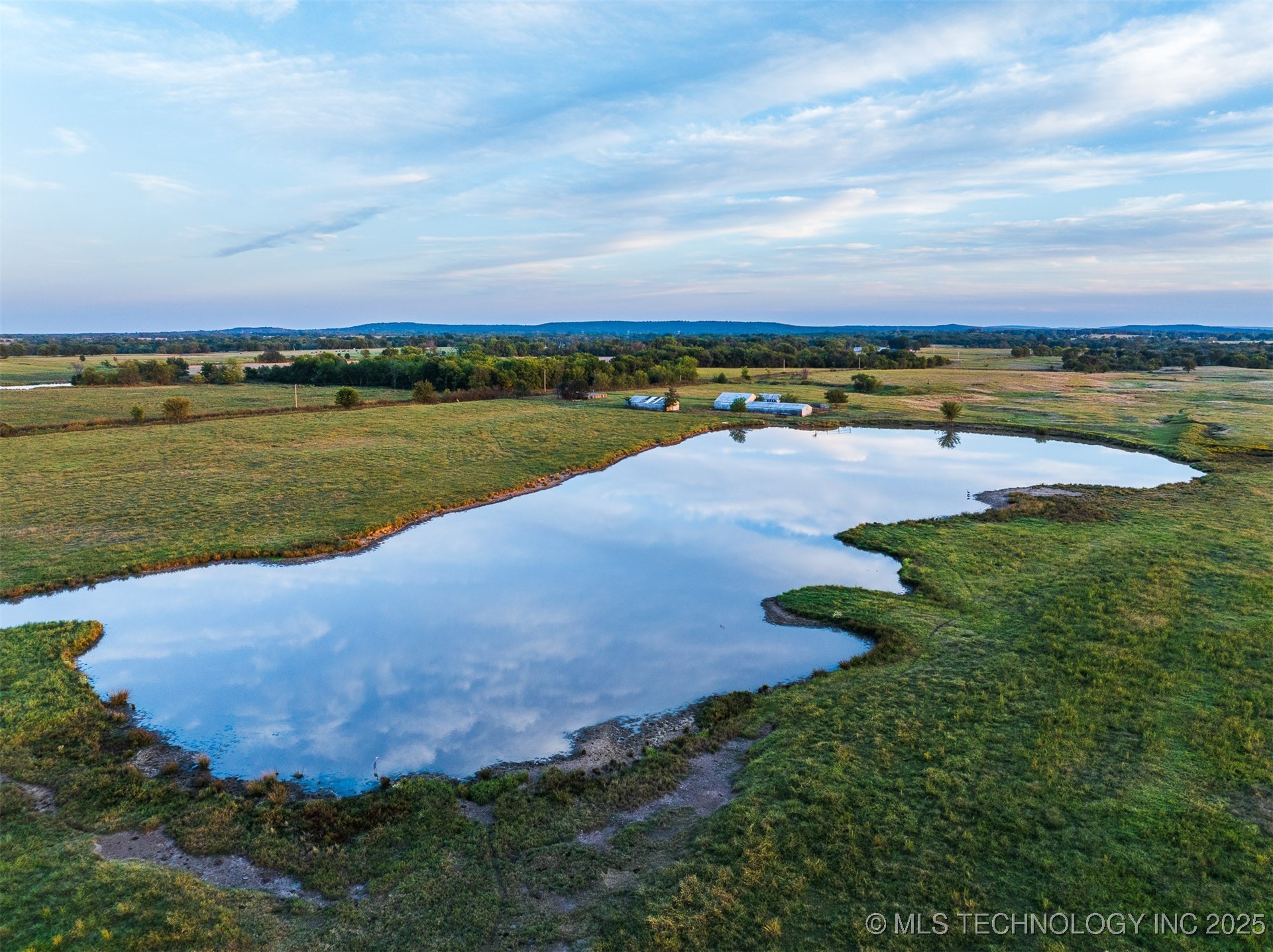 3 S 320 Road Property Photo 8