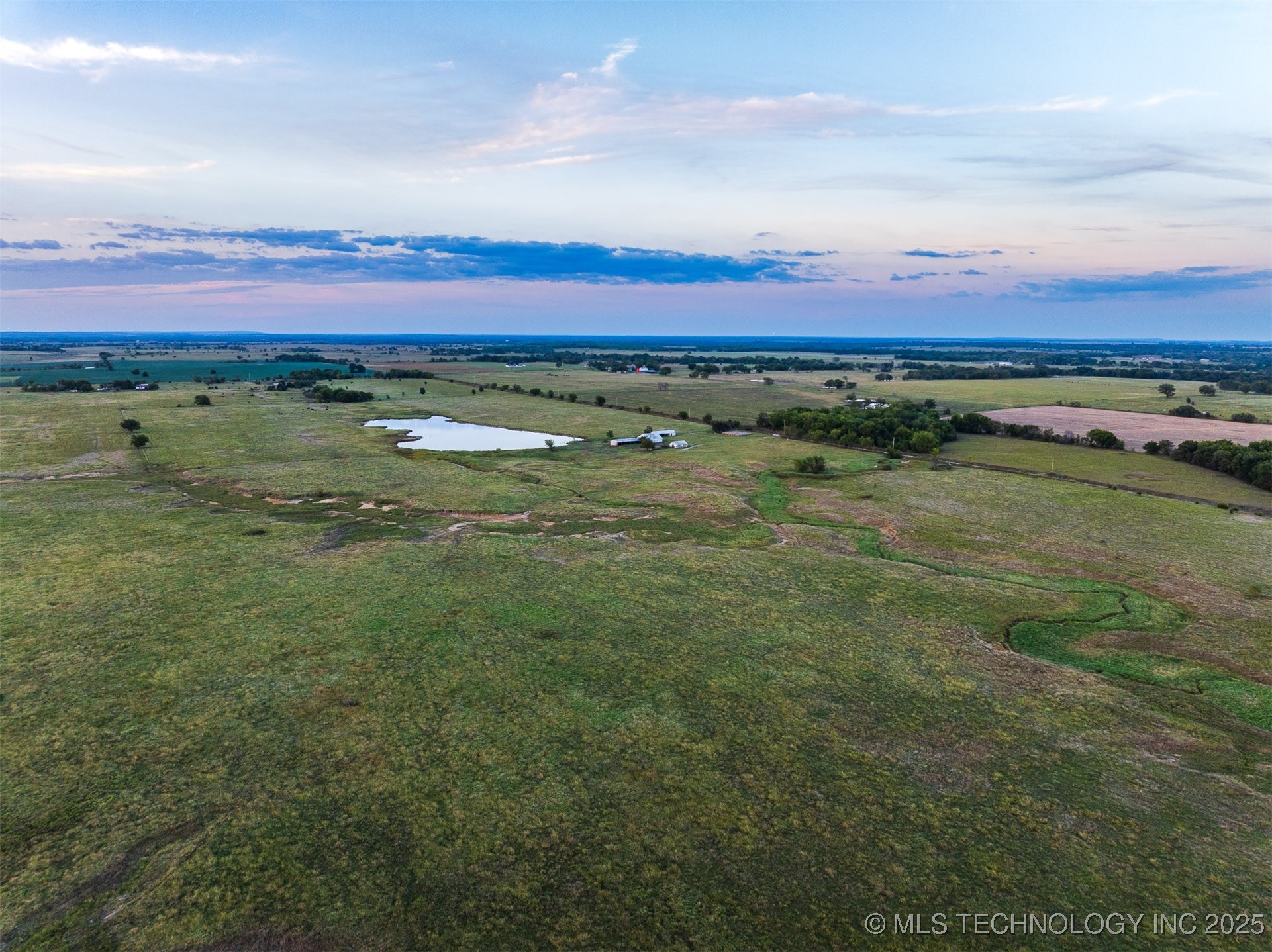 3 S 320 Road Property Photo 10