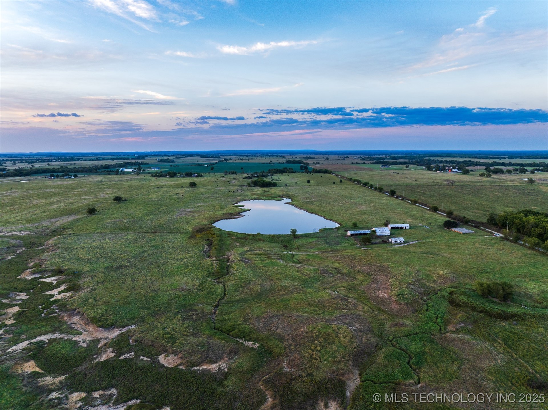 3 S 320 Road Property Photo 11