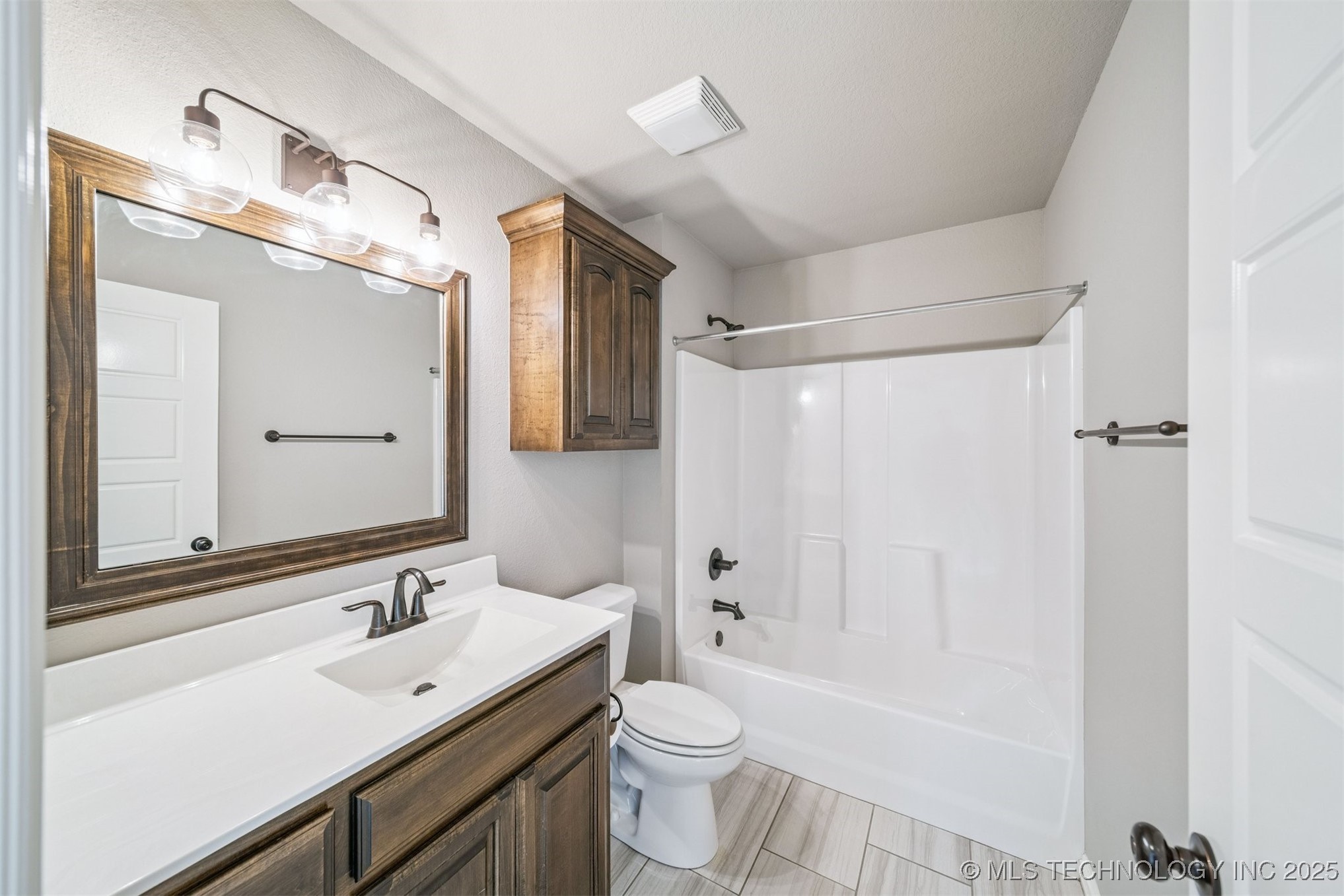 1819 E 43rd Street Property Photo 15