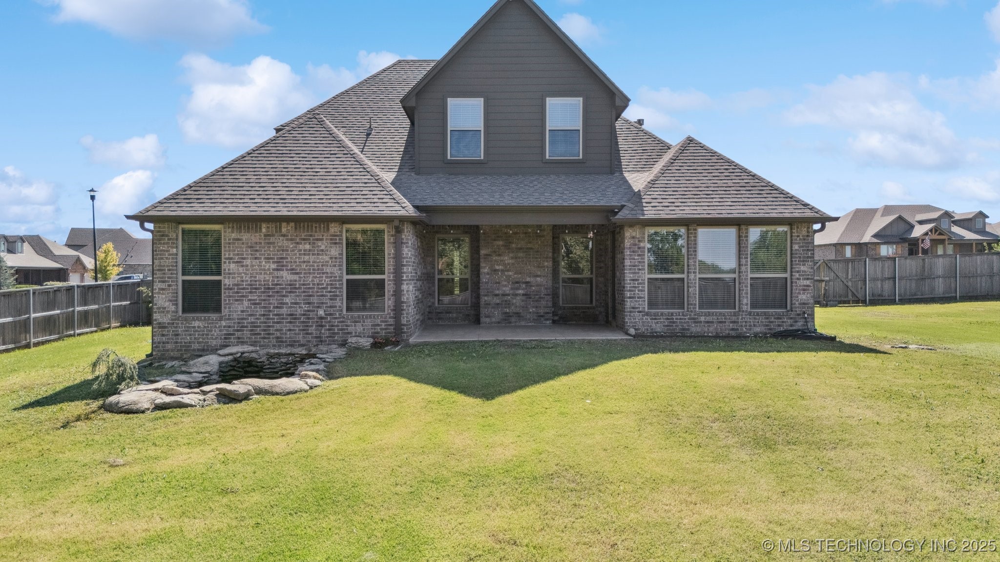 1819 E 43rd Street Property Photo 16