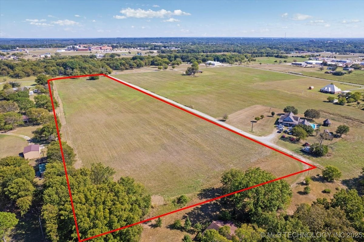 001 N Washington Road Property Photo 10