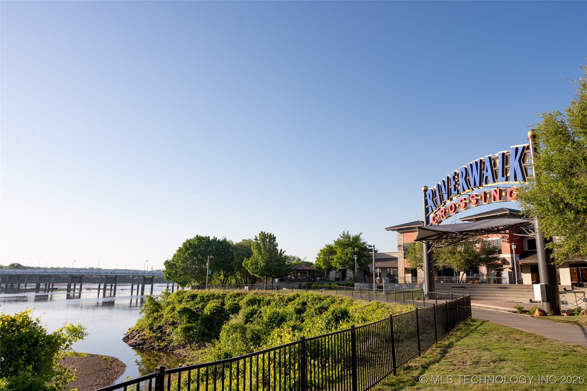 2067 E 129th Place S Property Photo 4