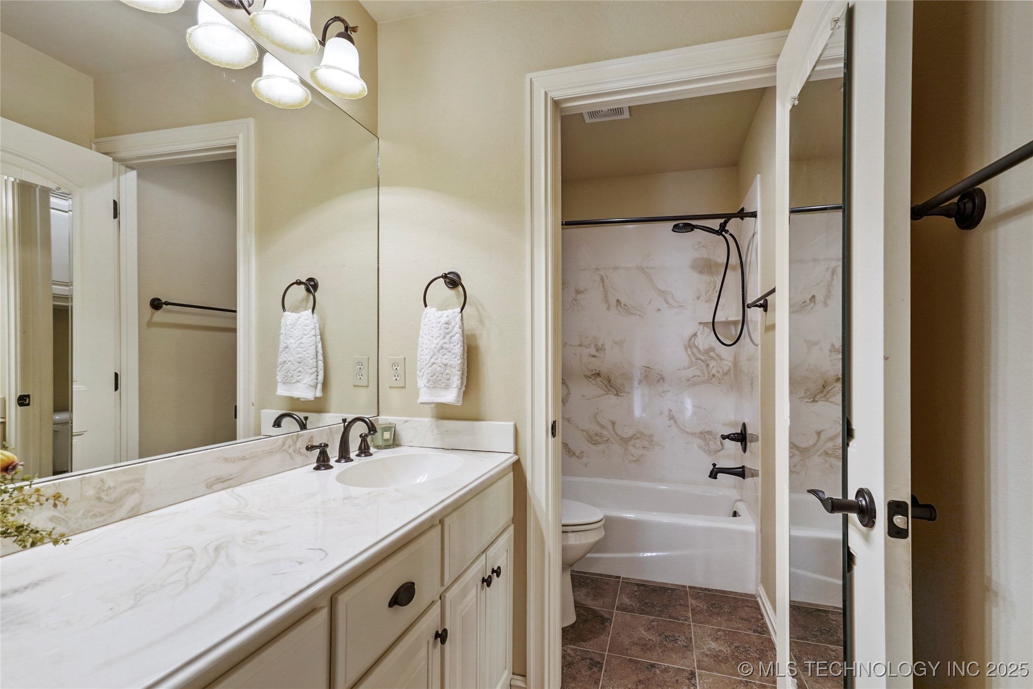 7474 S 288th East Avenue Property Photo 23