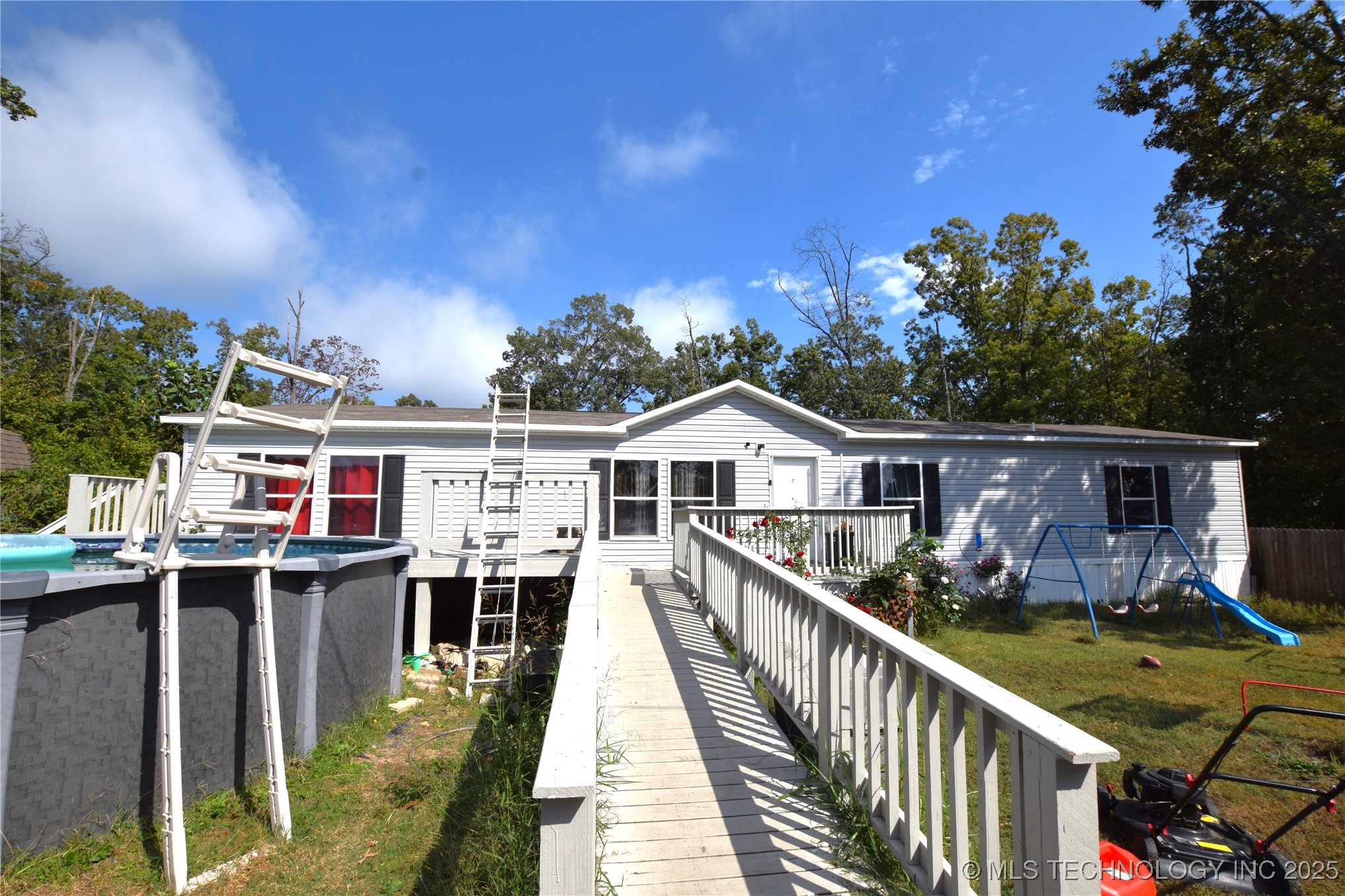 469581 E 815 Road Property Photo 1