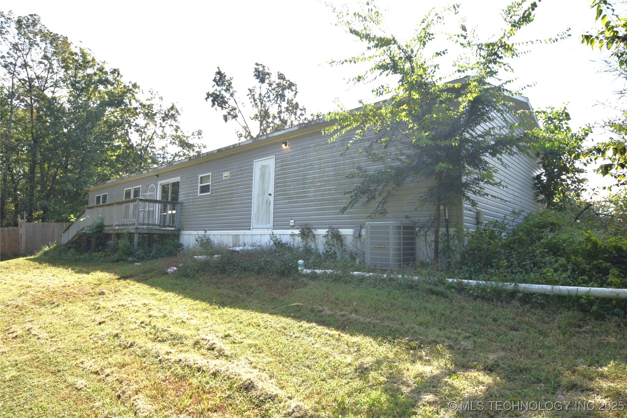 469581 E 815 Road Property Photo 3