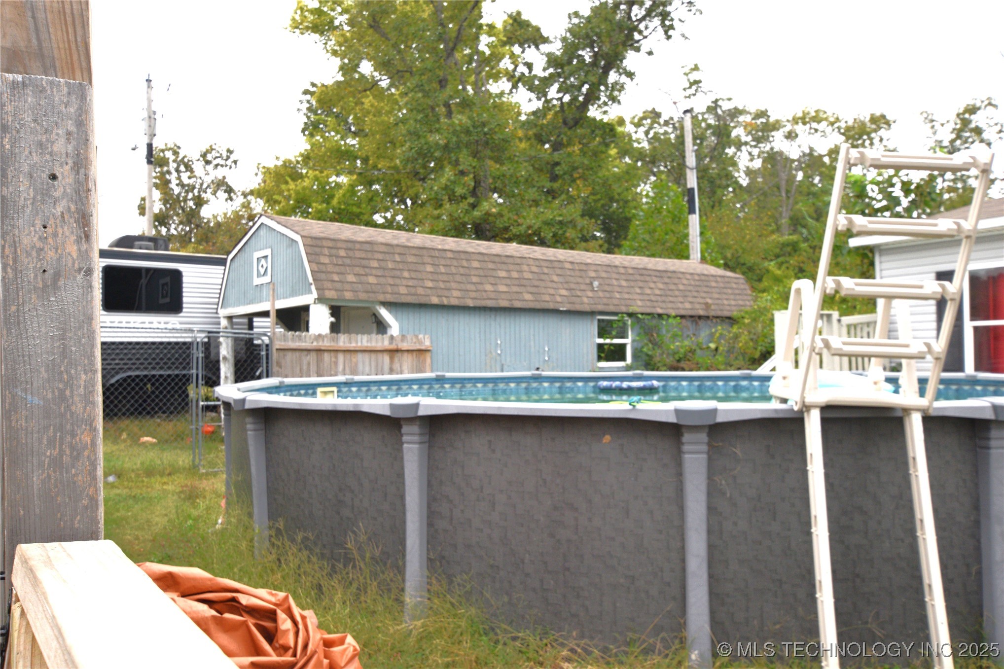 469581 E 815 Road Property Photo 6